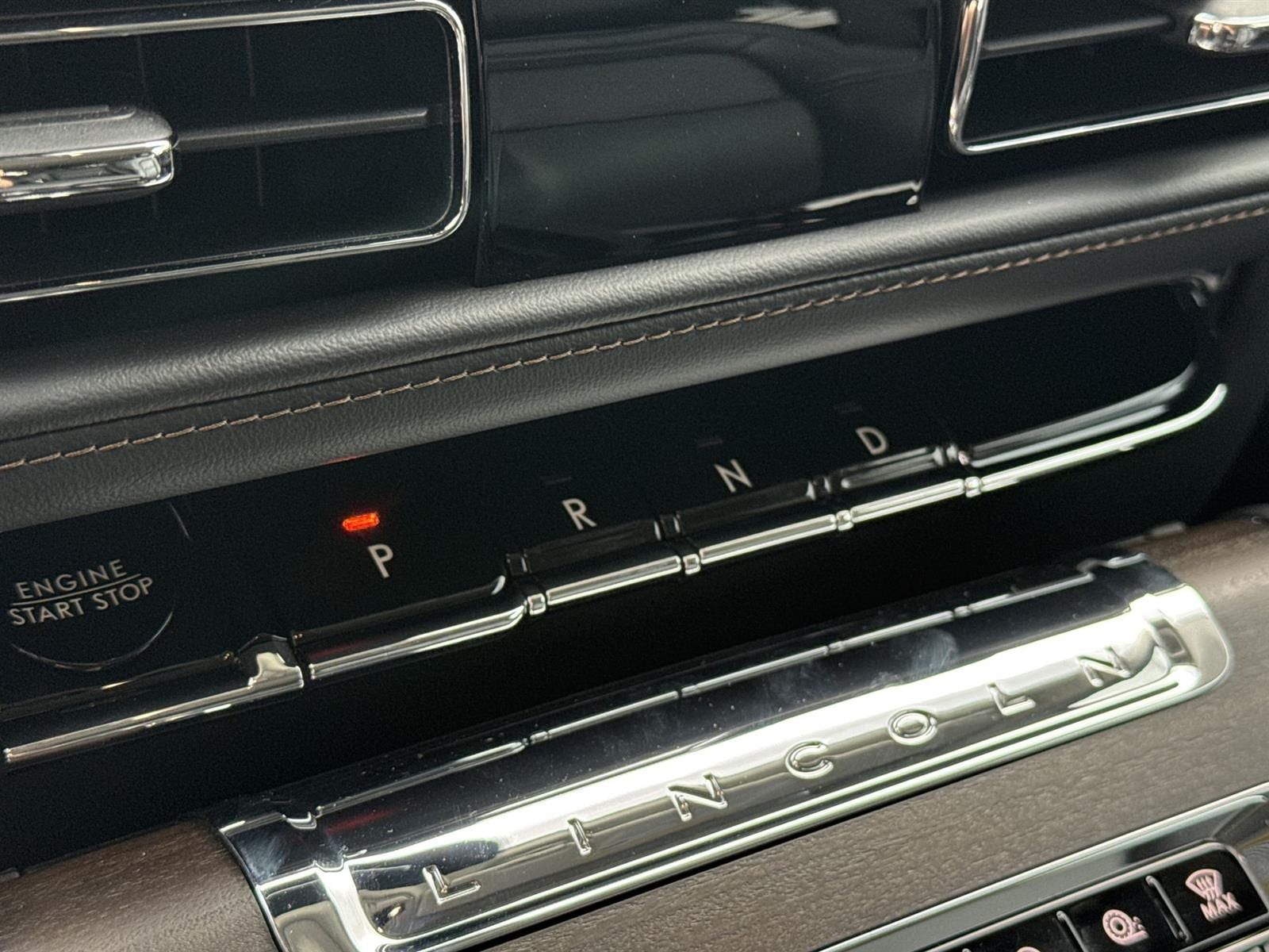 Thumbnail: 2025 Lincoln Aviator - 29