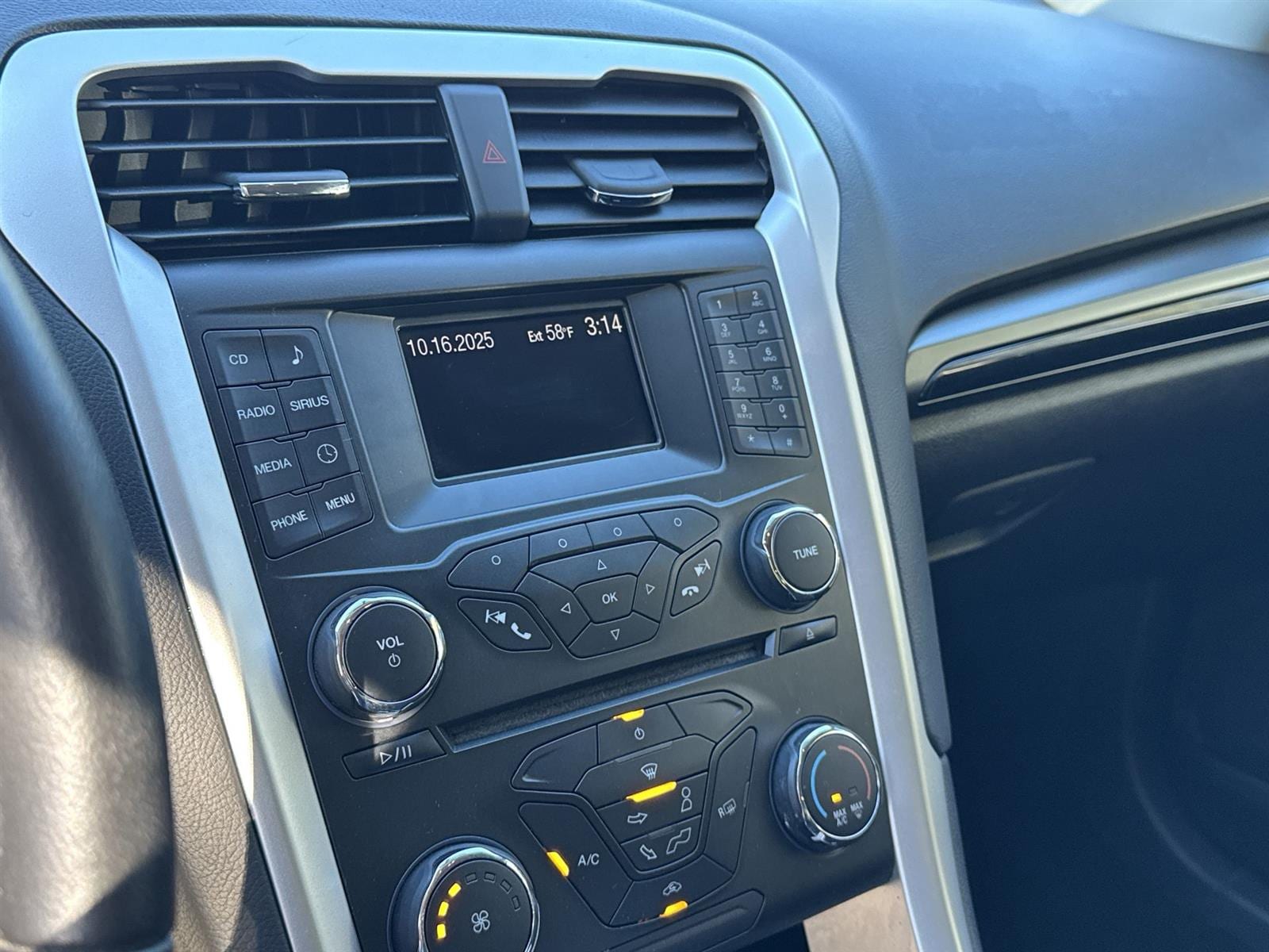 Thumbnail: 2013 Ford Fusion - 23