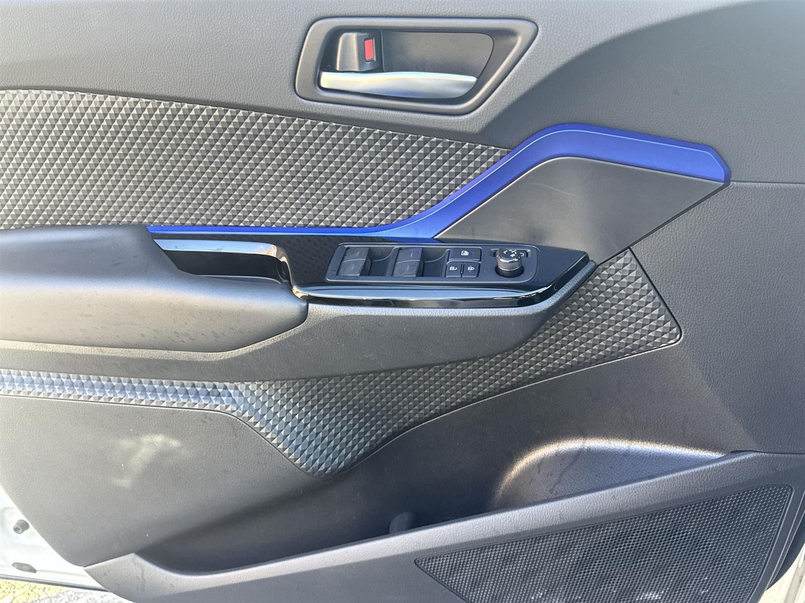 Thumbnail: 2021 Toyota C-HR - 32