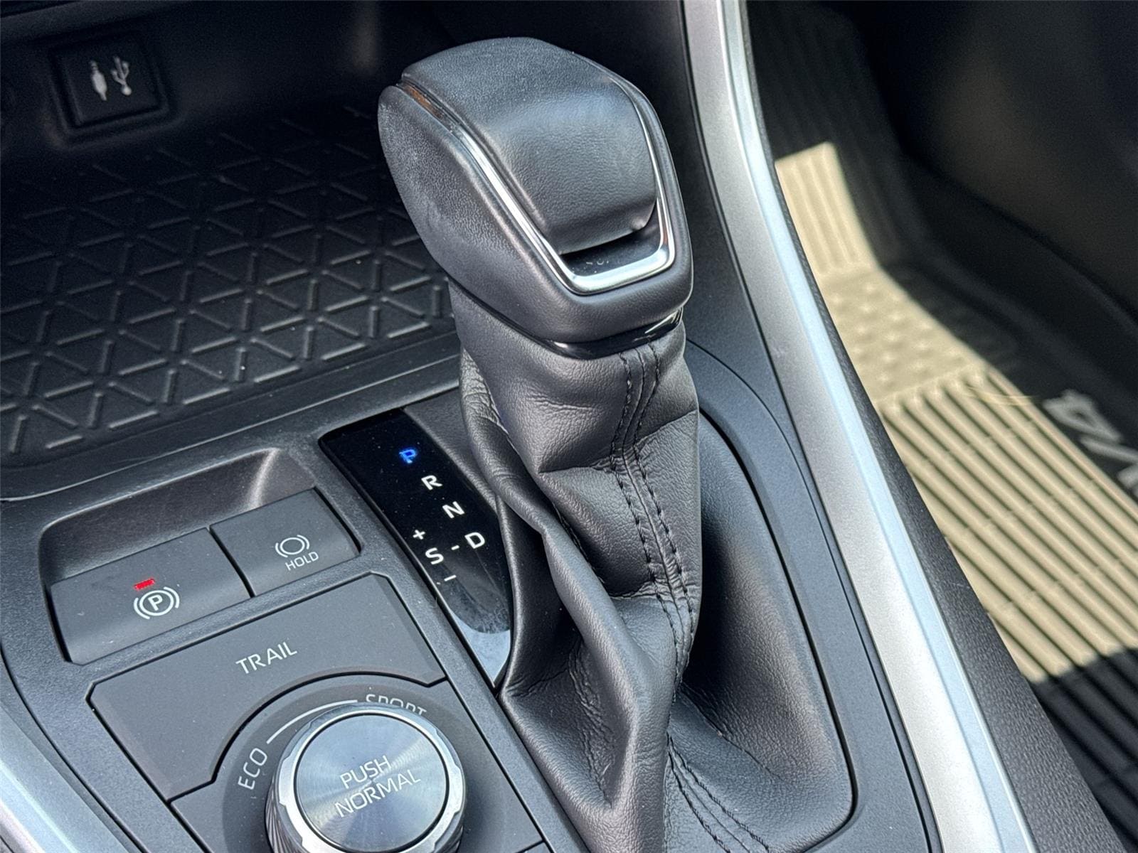 Thumbnail: 2019 Toyota RAV4 - 29