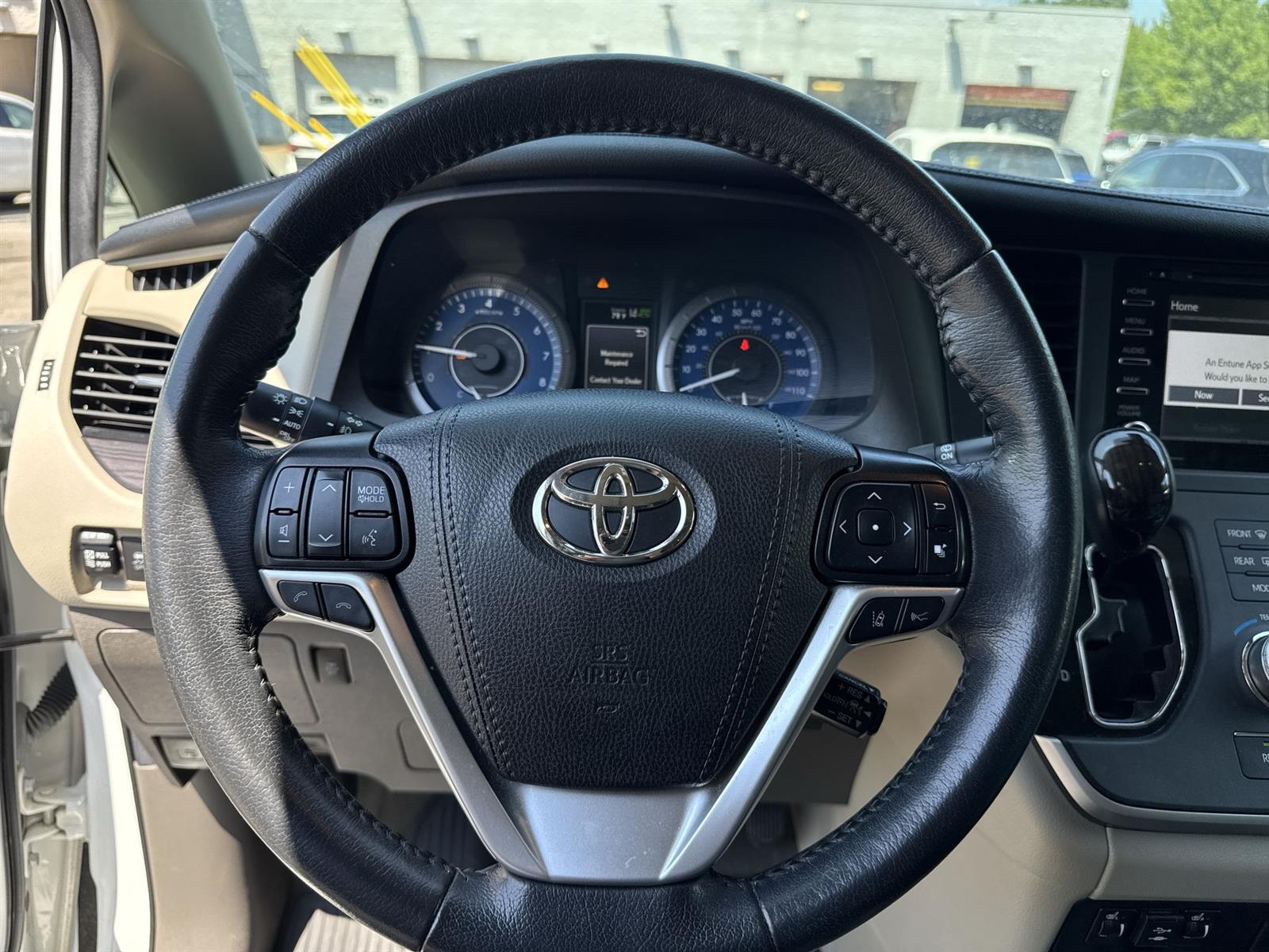 Thumbnail: 2020 Toyota Sienna - 18
