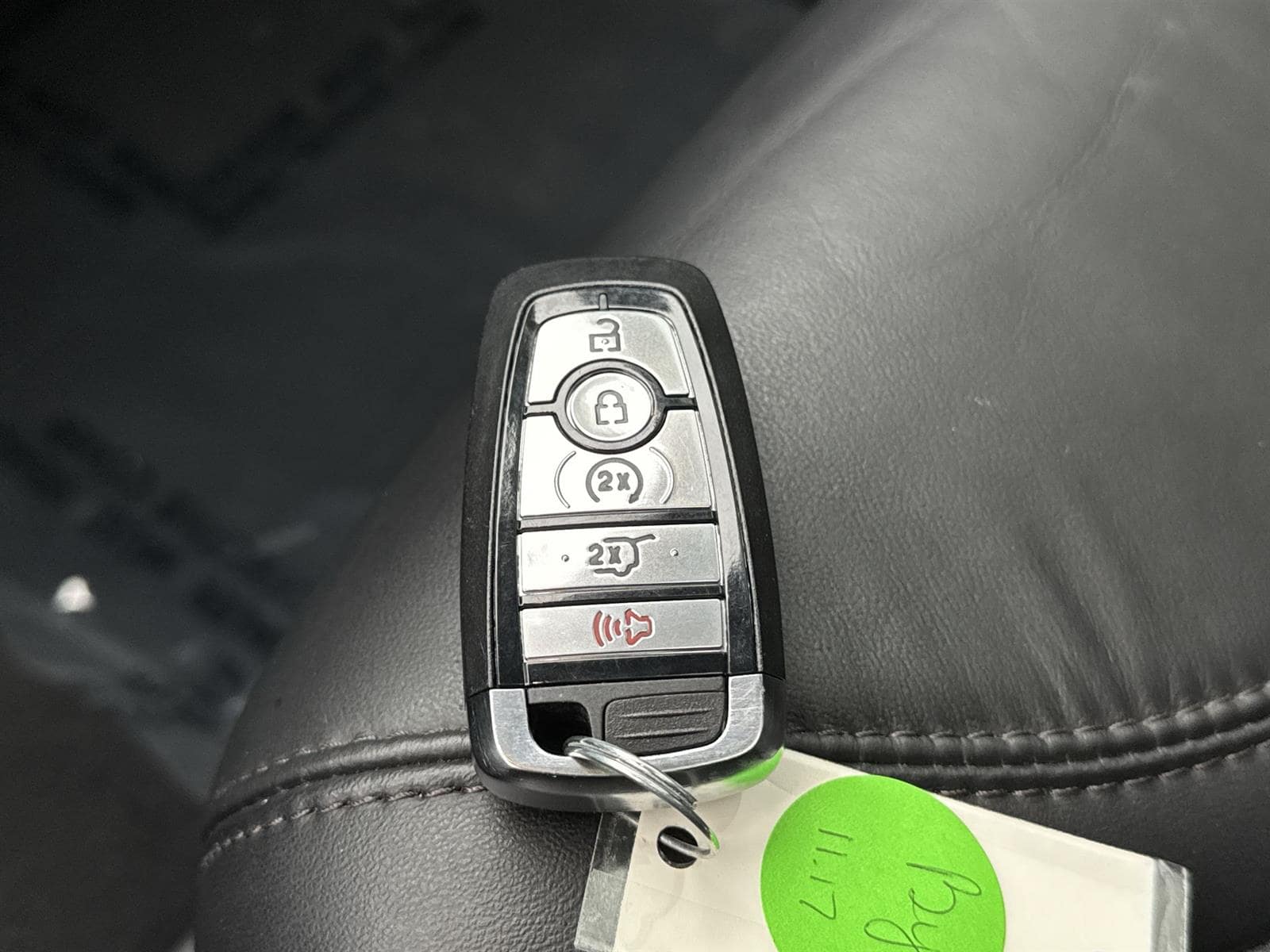 Thumbnail: 2022 Ford Explorer - 32