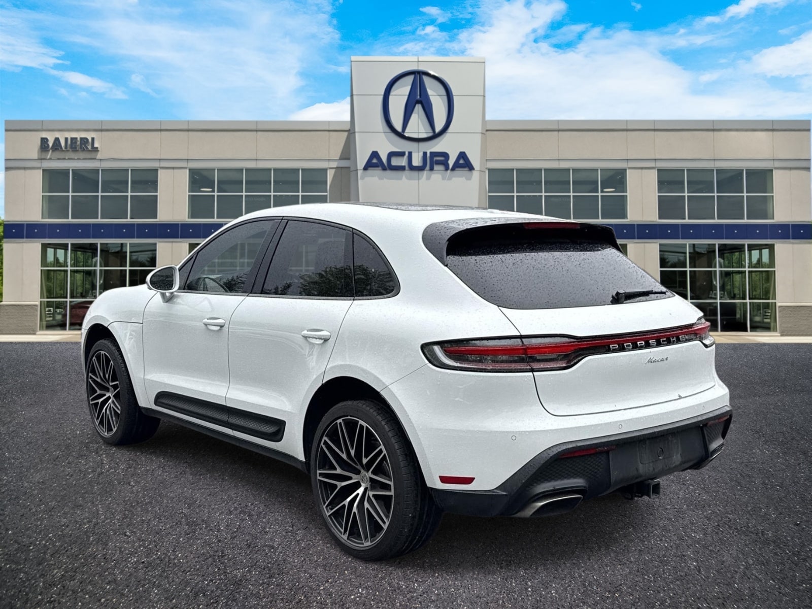 Thumbnail: 2024 Porsche Macan - 3