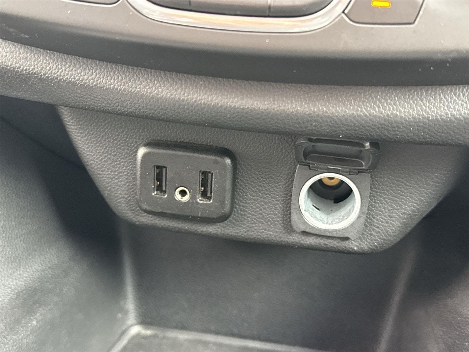 Thumbnail: 2018 Chevrolet Traverse - 25