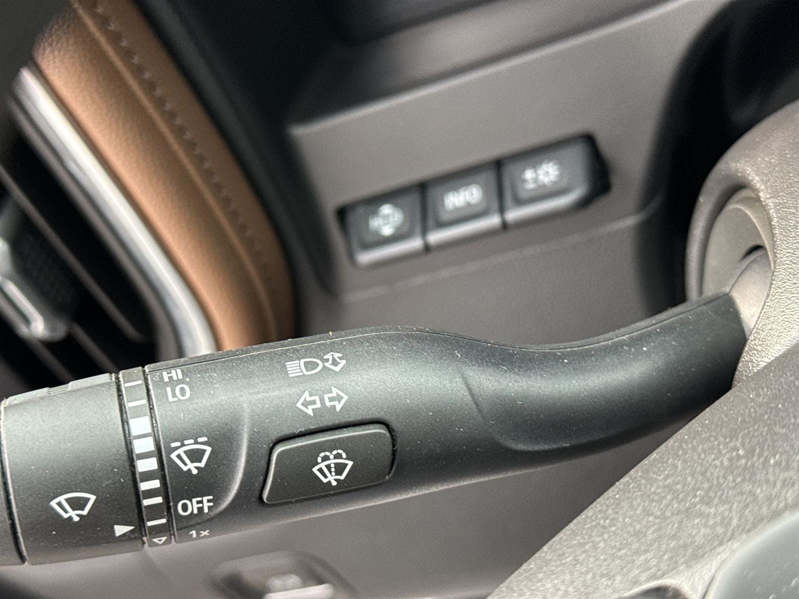 Thumbnail: 2020 Chevrolet Silverado 1500 - 24