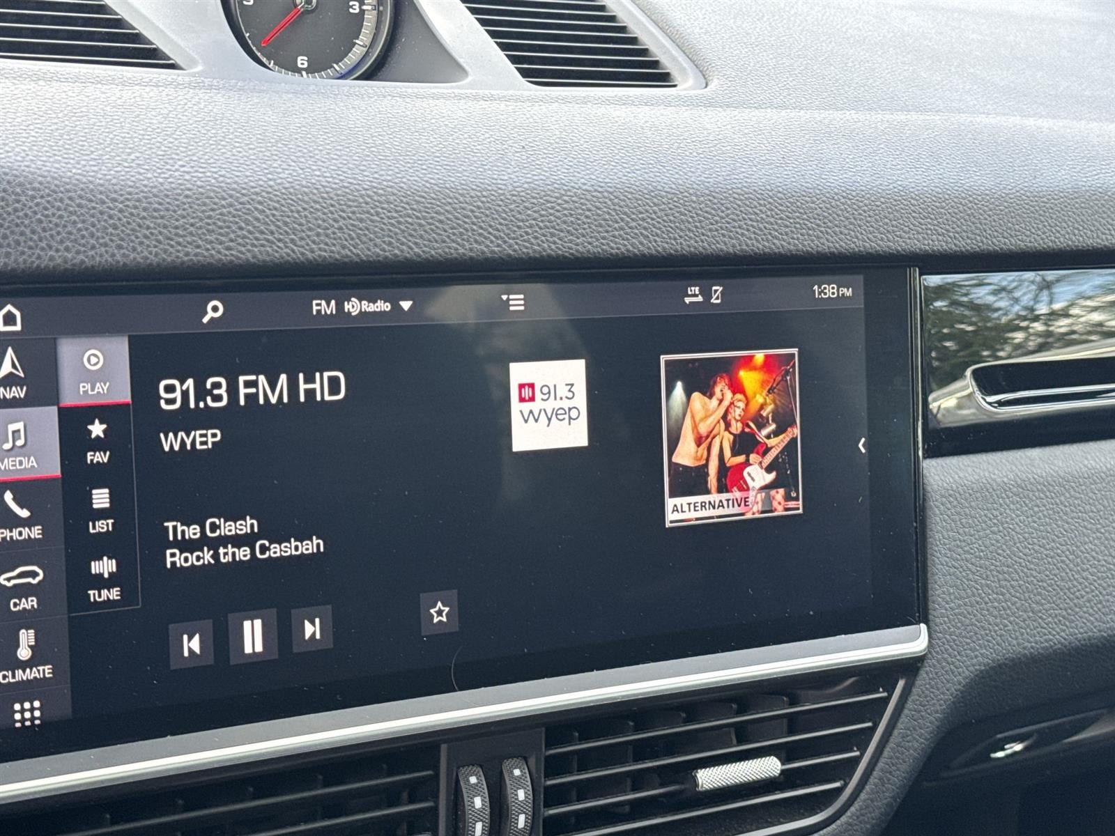 Thumbnail: 2019 Porsche Cayenne - 28