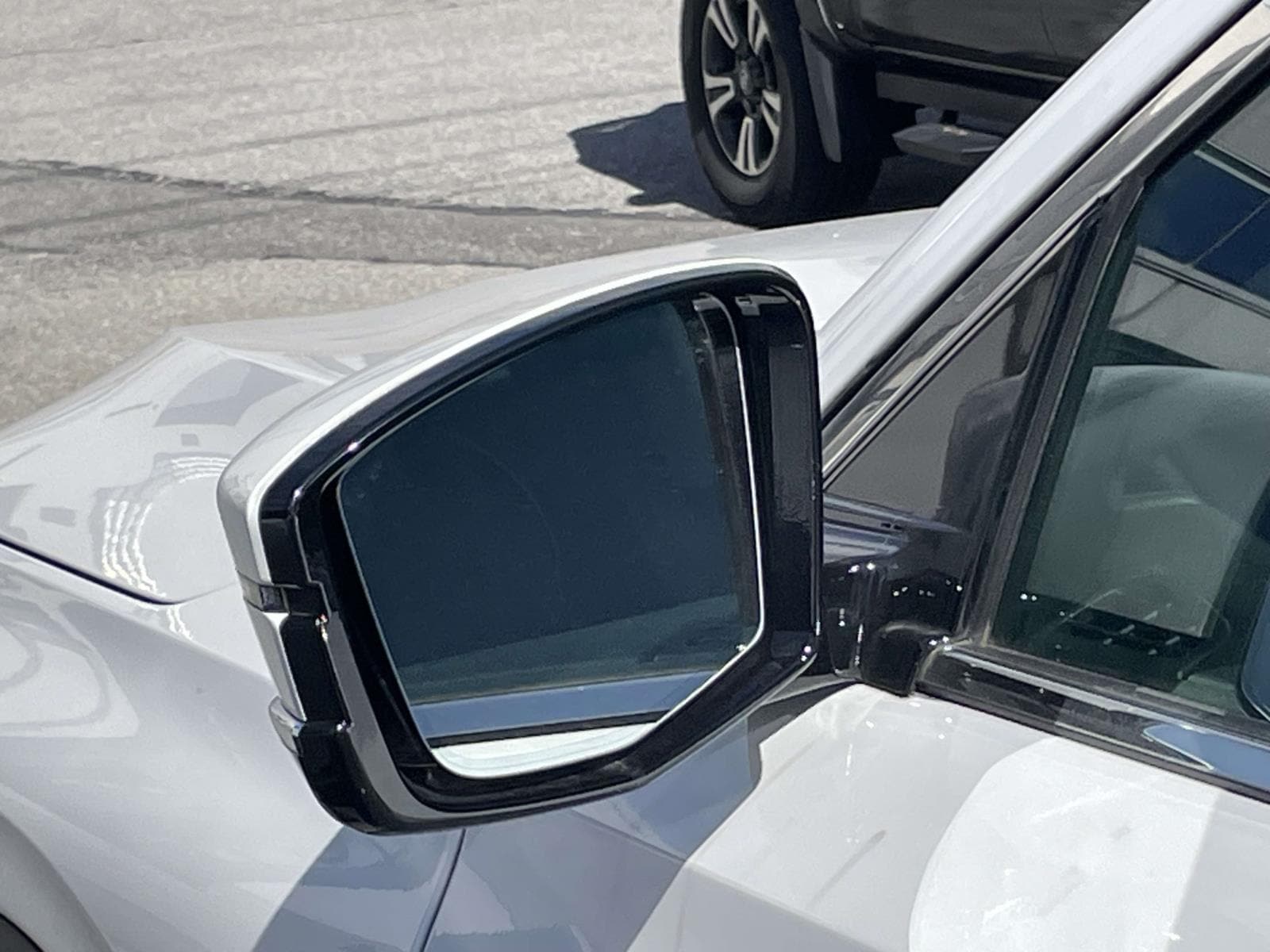 Thumbnail: 2023 Acura MDX - 25