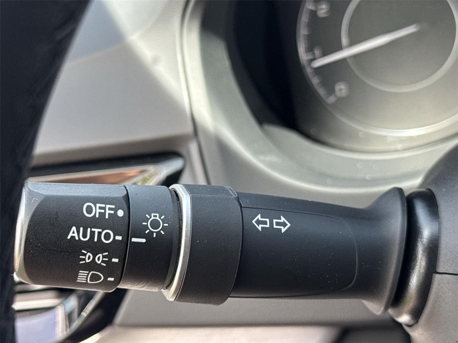 Thumbnail: 2023 Acura RDX - 23