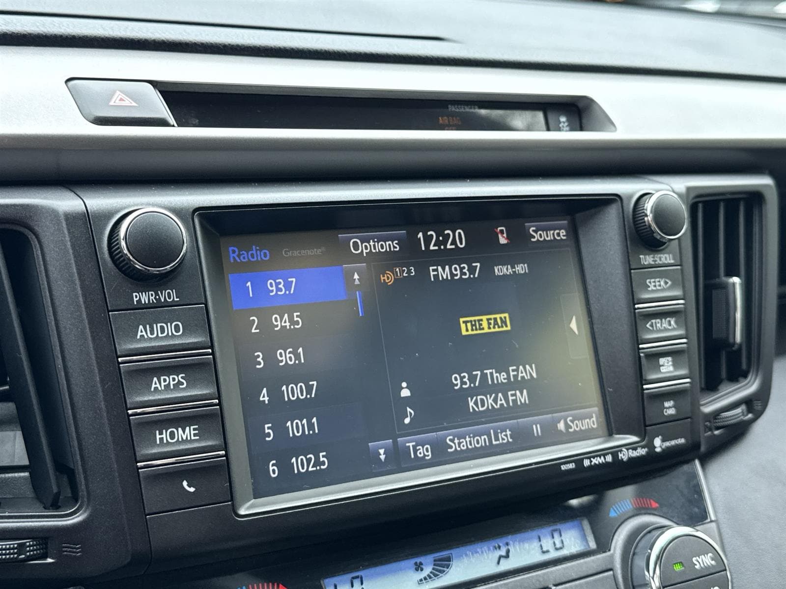 Thumbnail: 2016 Toyota RAV4 - 25