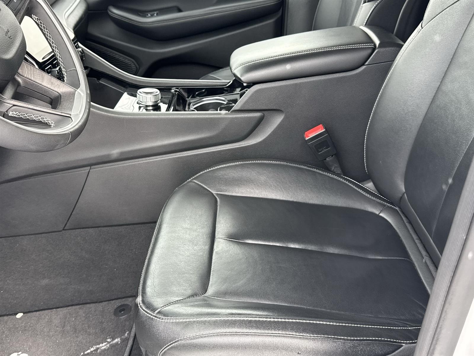 Thumbnail: 2023 Jeep Grand Cherokee - 12