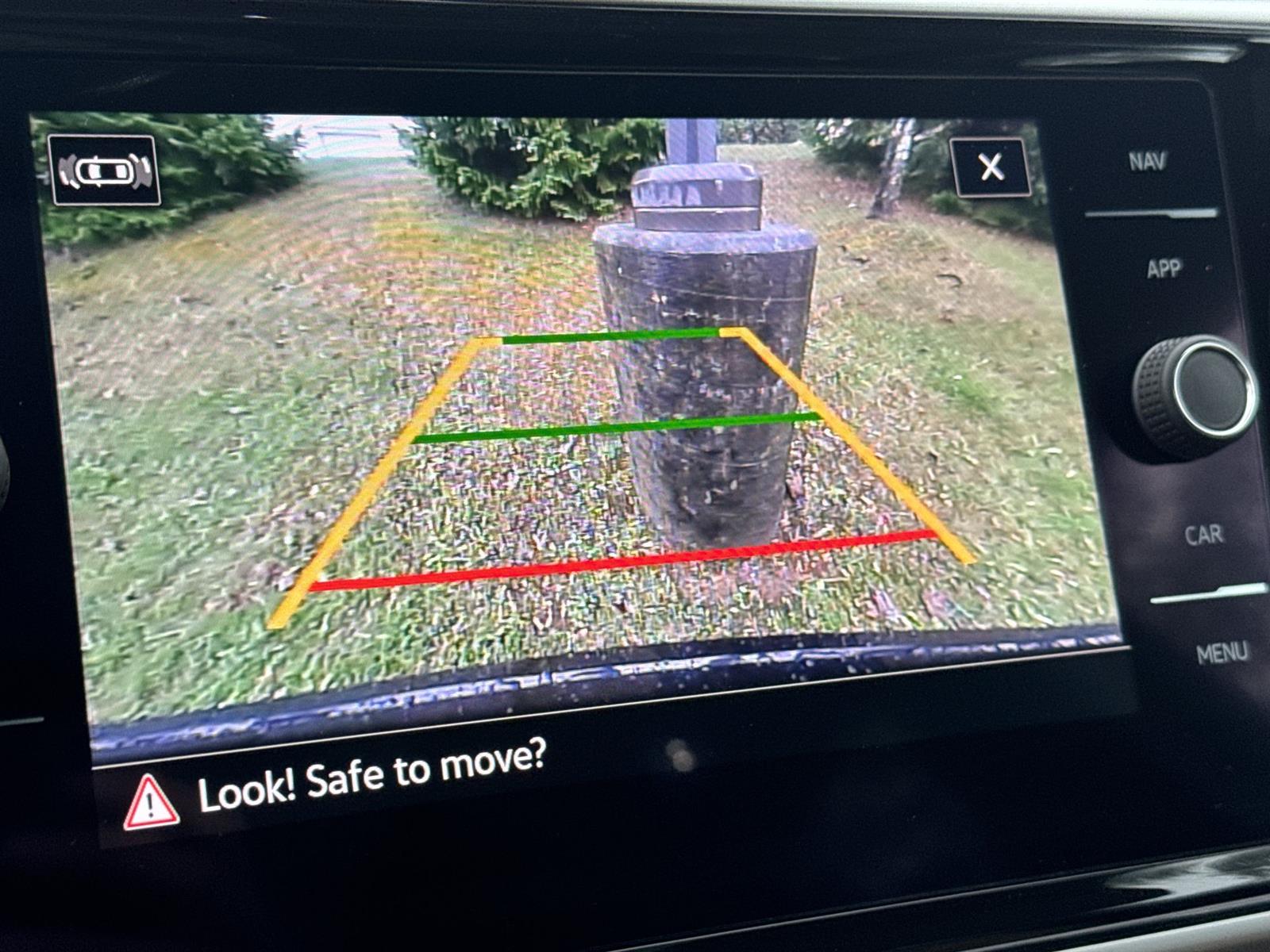 Thumbnail: 2022 Volkswagen Atlas - 24