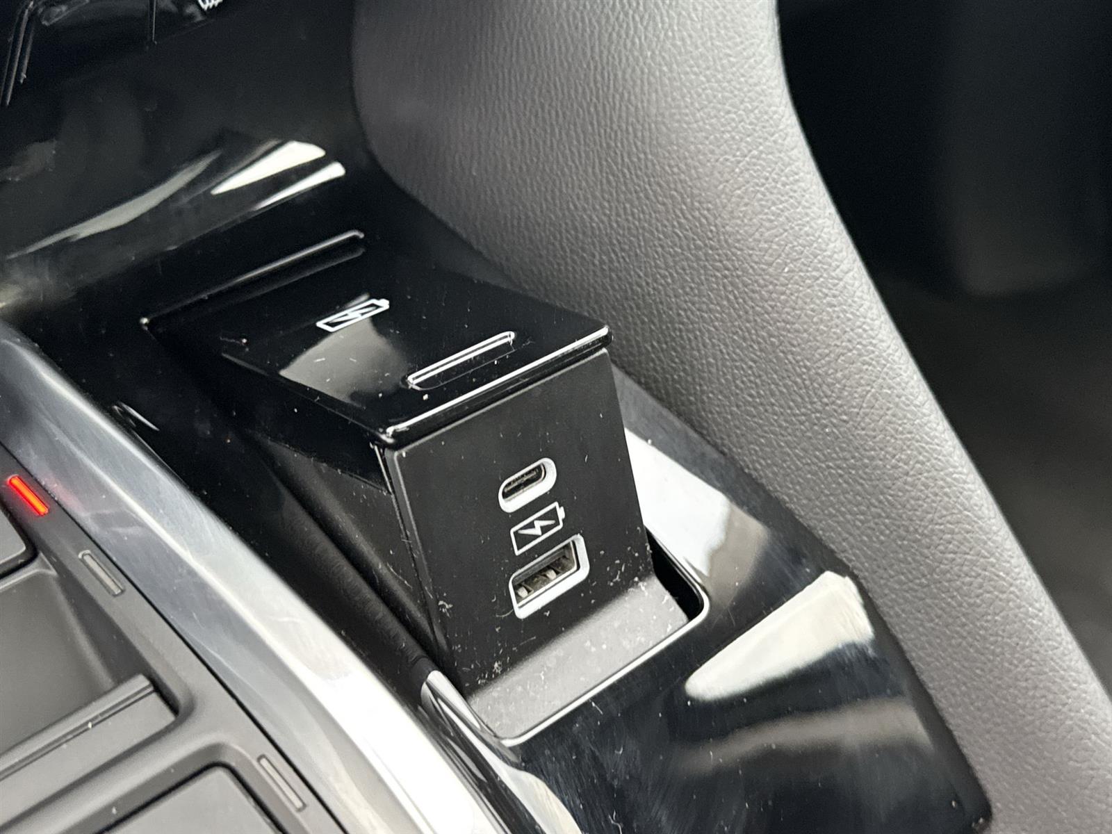 Thumbnail: 2023 Acura MDX - 28