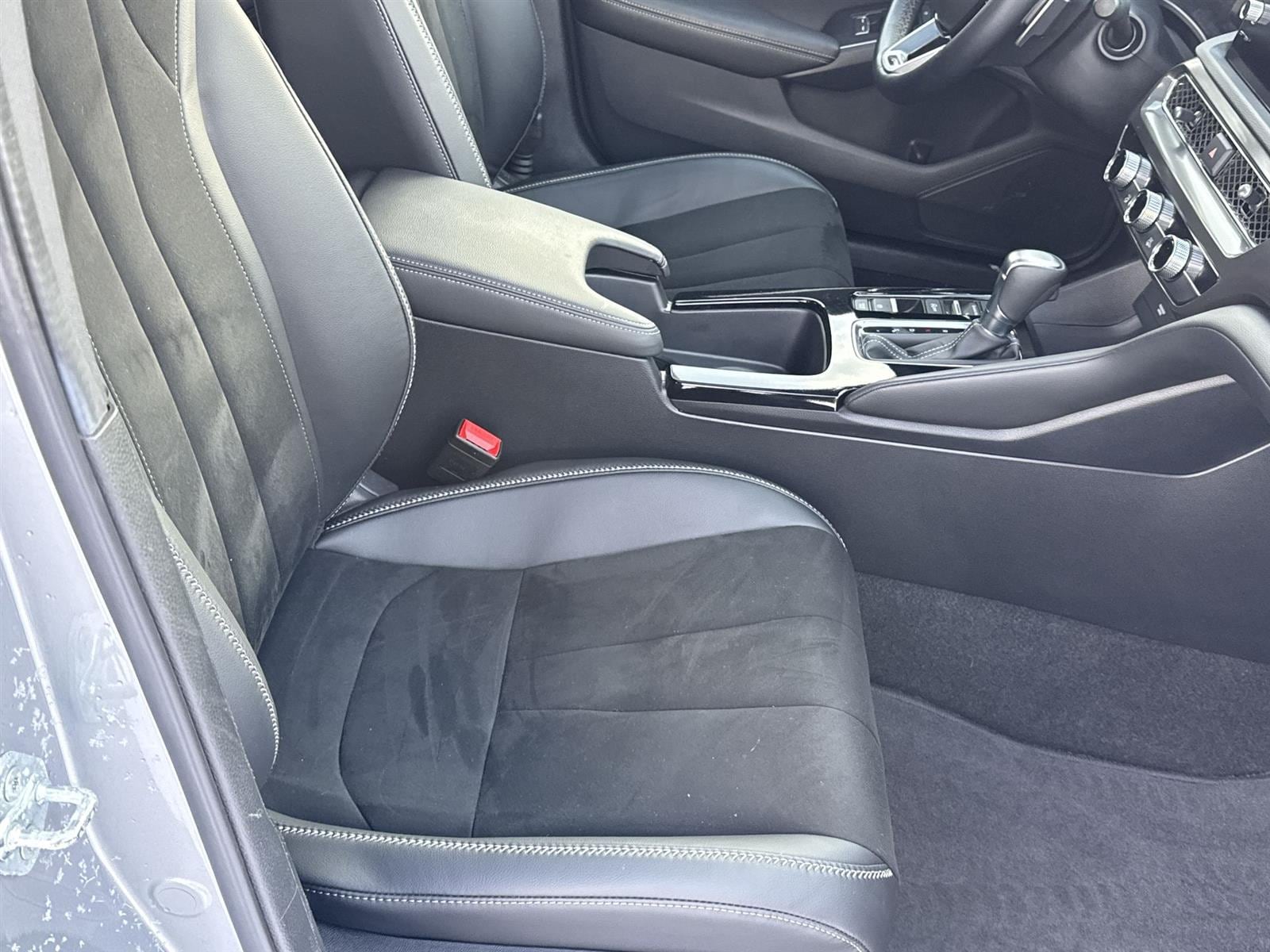 Thumbnail: 2025 Acura Integra - 17