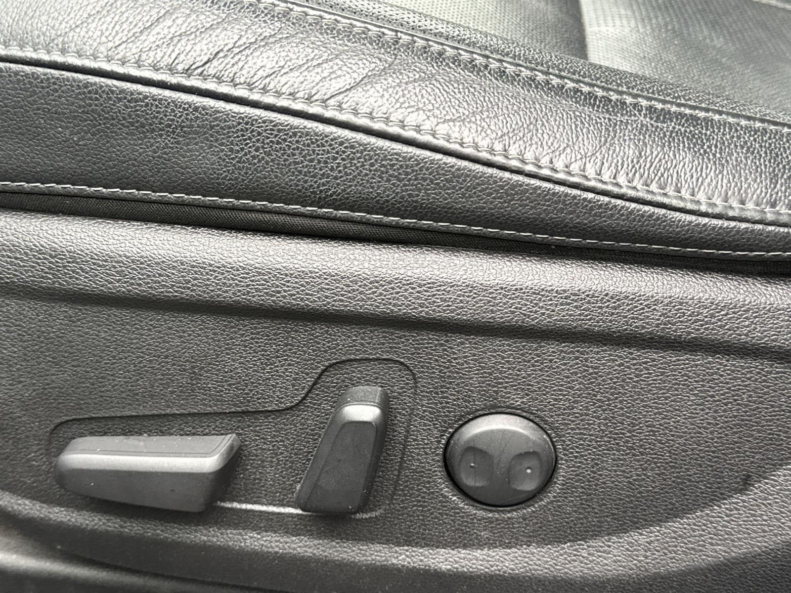 Thumbnail: 2021 Kia Telluride - 12