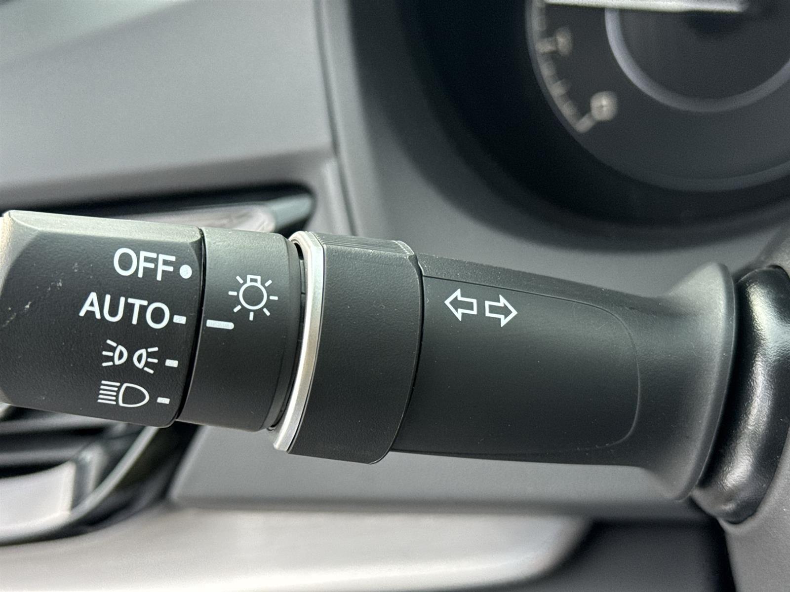 Thumbnail: 2025 Acura RDX - 22