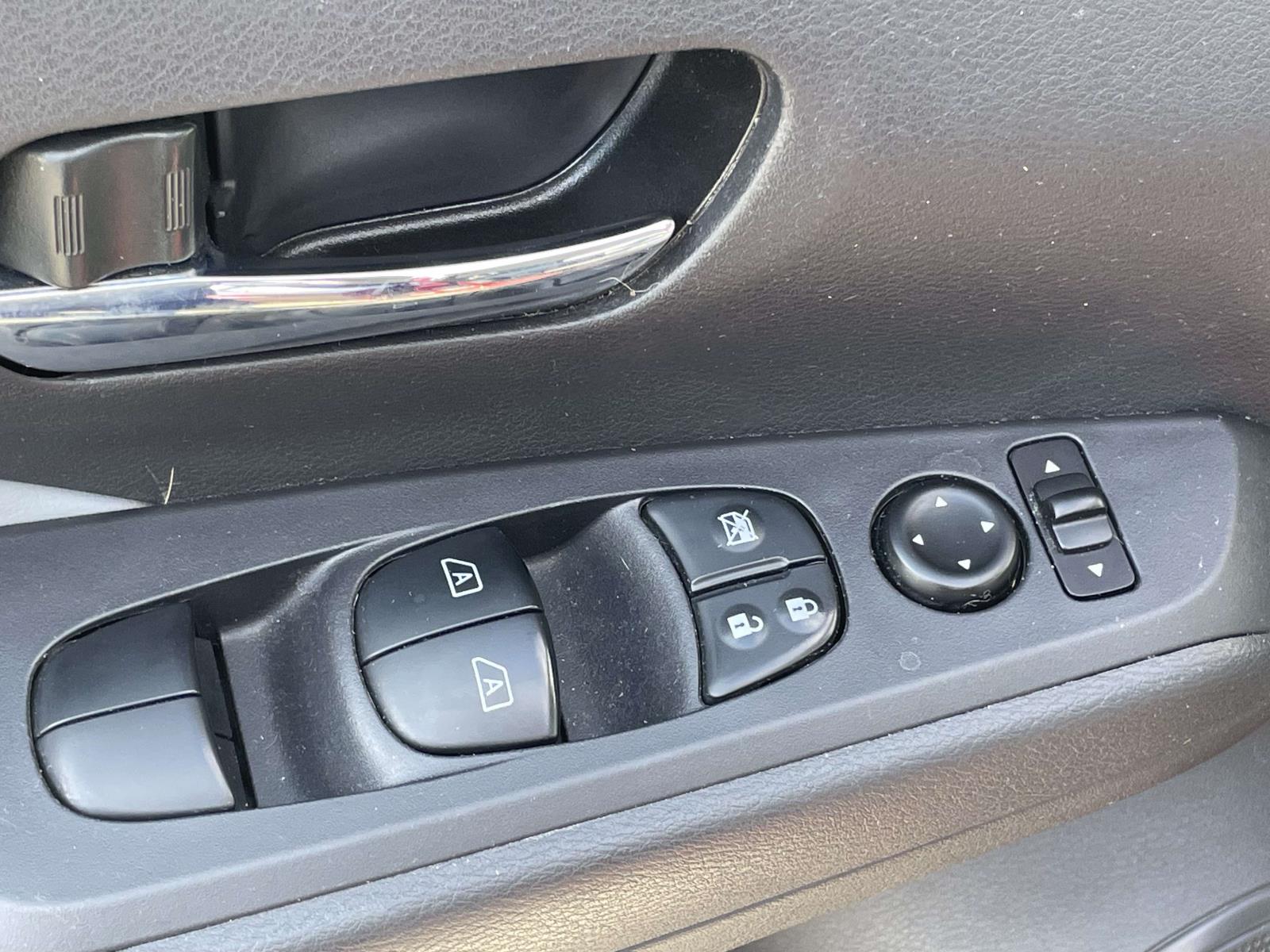 Thumbnail: 2021 Nissan Kicks - 20