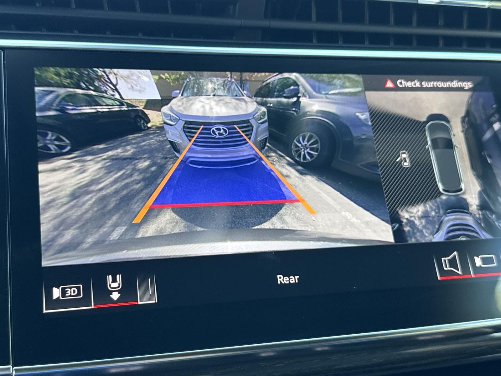 Thumbnail: 2025 Audi Q7 - 24