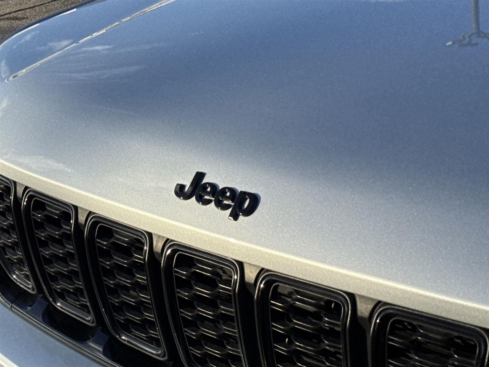 Thumbnail: 2023 Jeep Grand Cherokee - 10