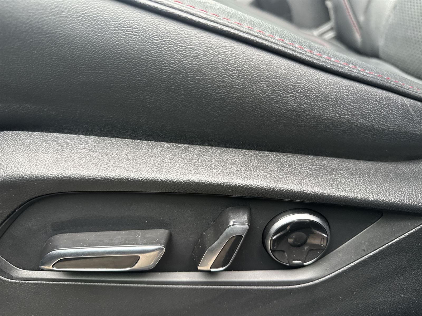 Thumbnail: 2023 Acura MDX - 14