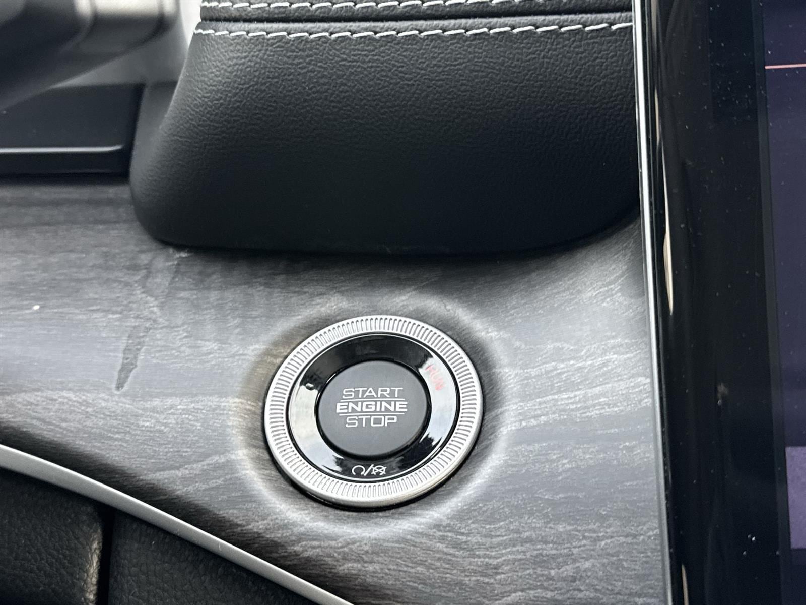 Thumbnail: 2023 Jeep Grand Cherokee - 32