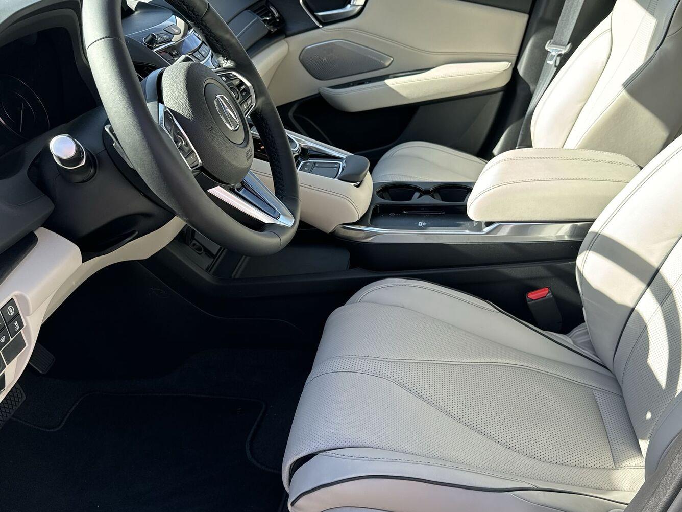 Thumbnail: 2026 Acura RDX - 14