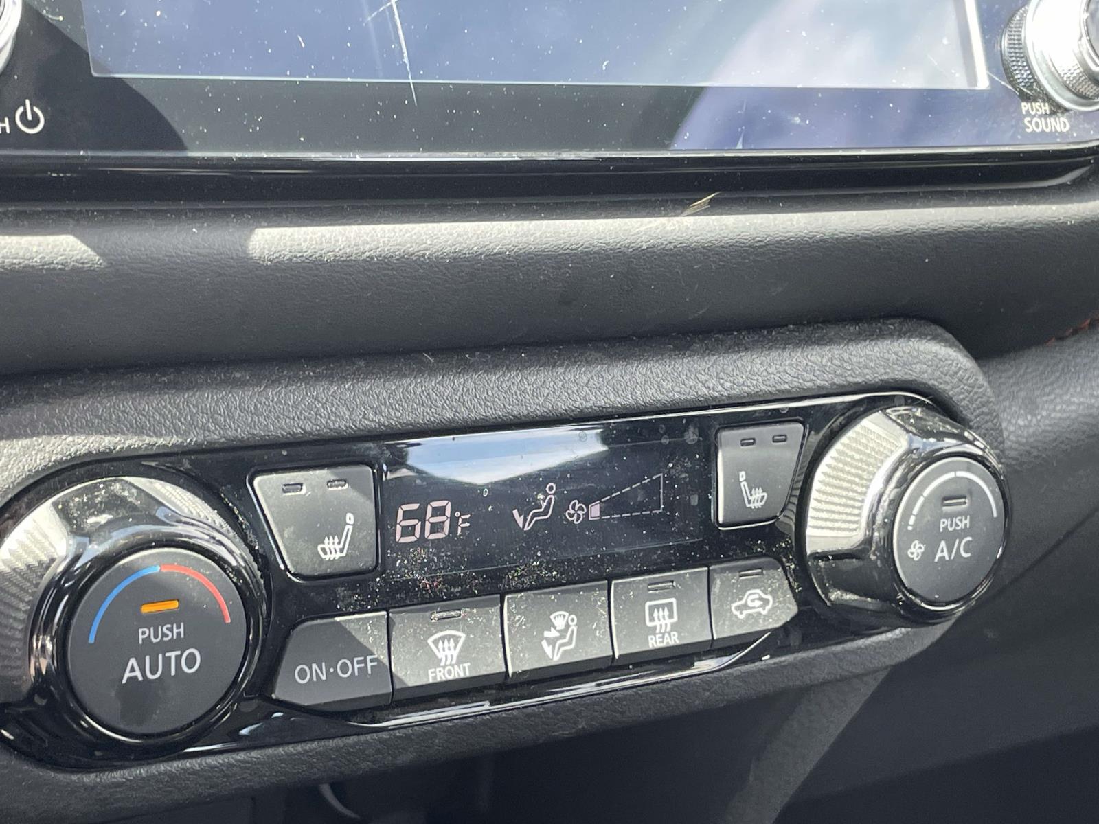 Thumbnail: 2021 Nissan Kicks - 21