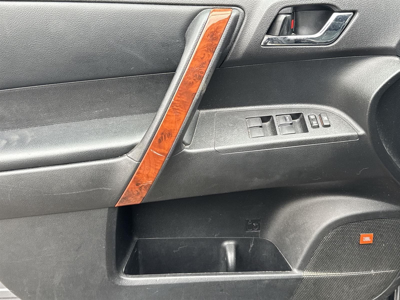 Thumbnail: 2013 Toyota Highlander - 18