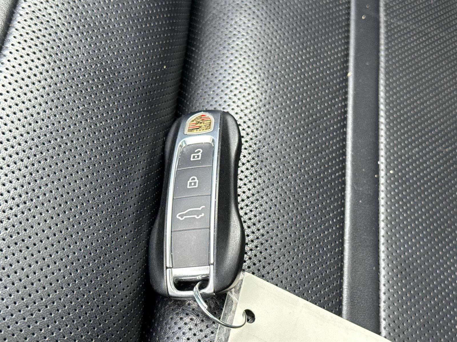 Thumbnail: 2019 Porsche Cayenne - 31