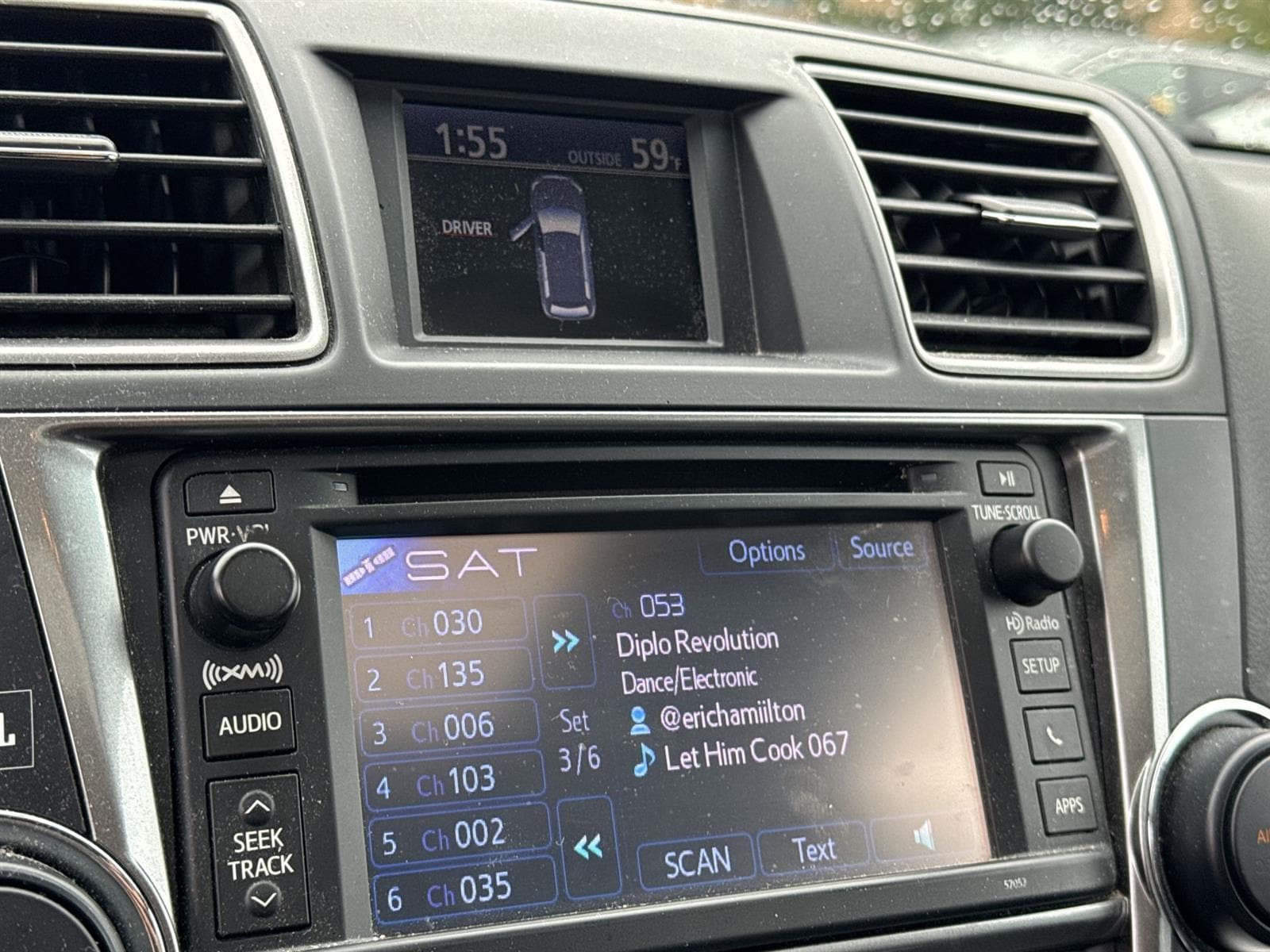 Thumbnail: 2013 Toyota Highlander - 16