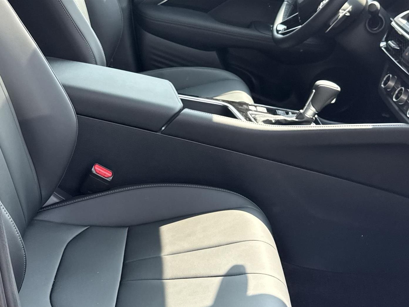 Thumbnail: 2025 Acura ADX - 17