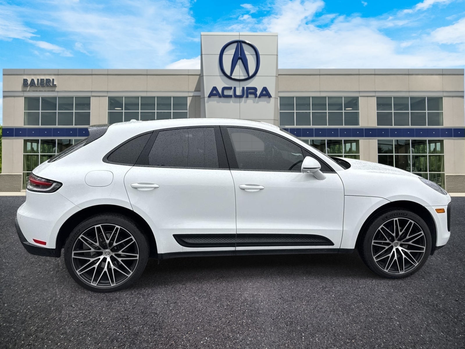 Thumbnail: 2024 Porsche Macan - 6