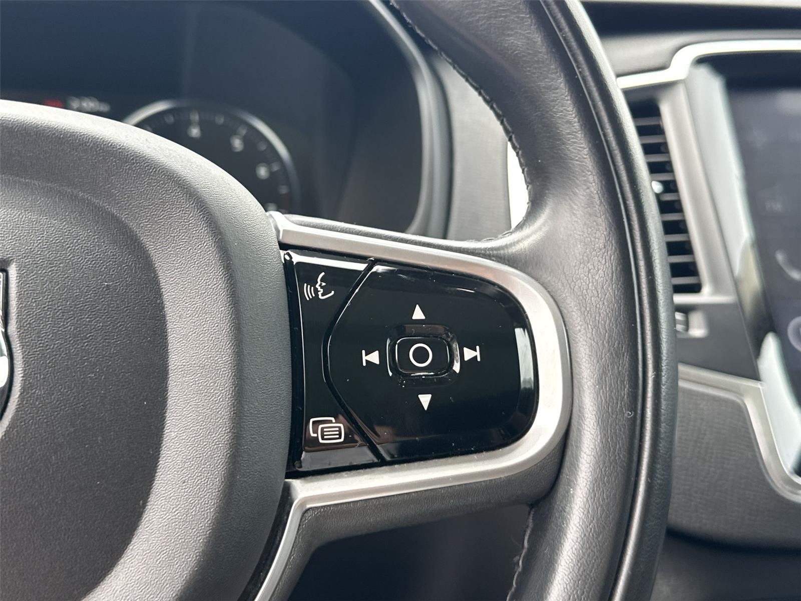 Thumbnail: 2019 Volvo XC90 - 16