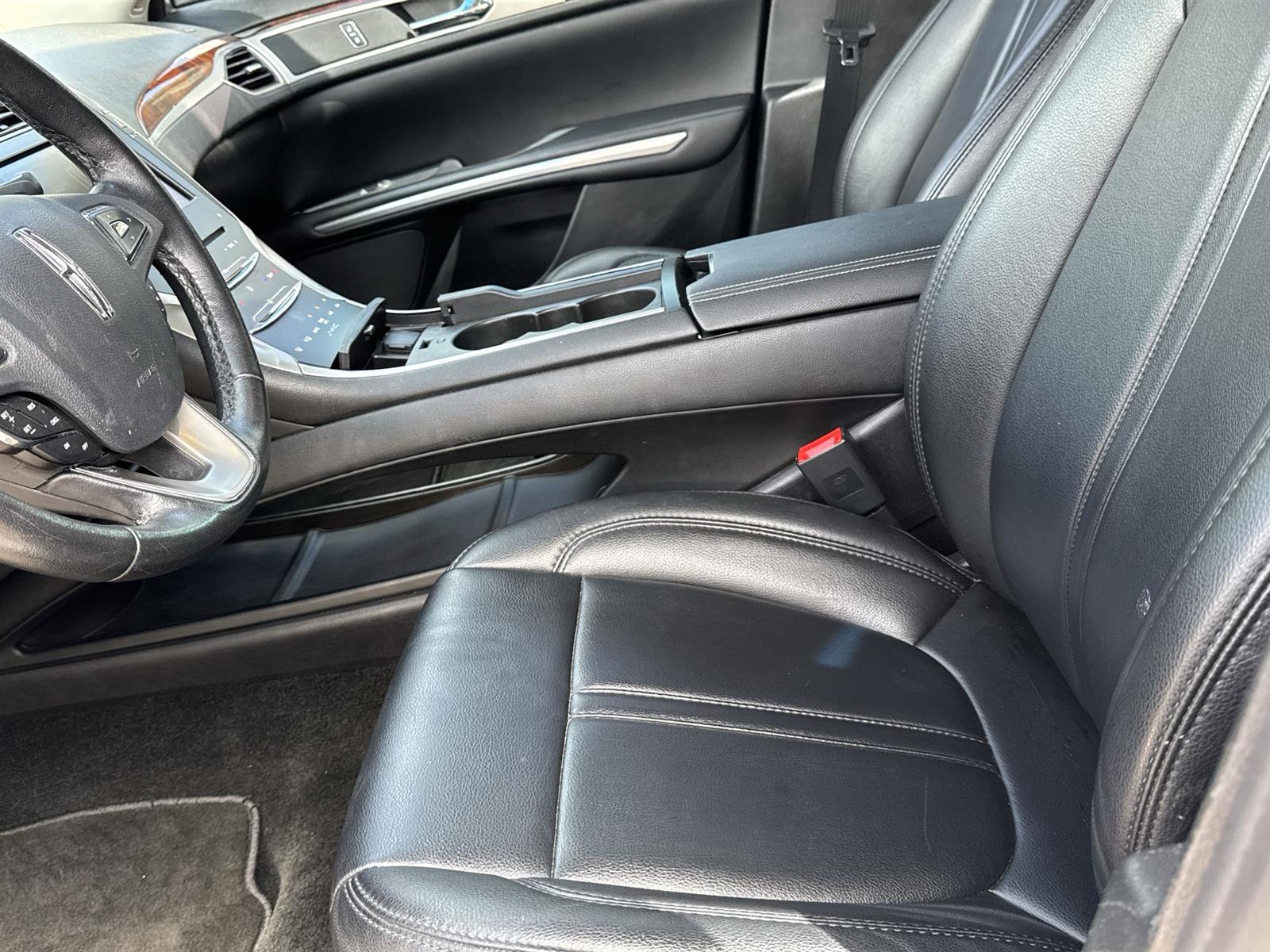 Thumbnail: 2016 Lincoln MKZ - 14
