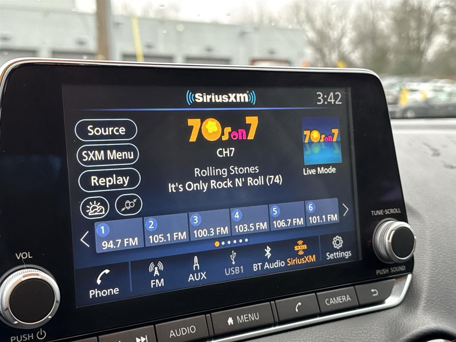 Thumbnail: 2022 Nissan Sentra - 24