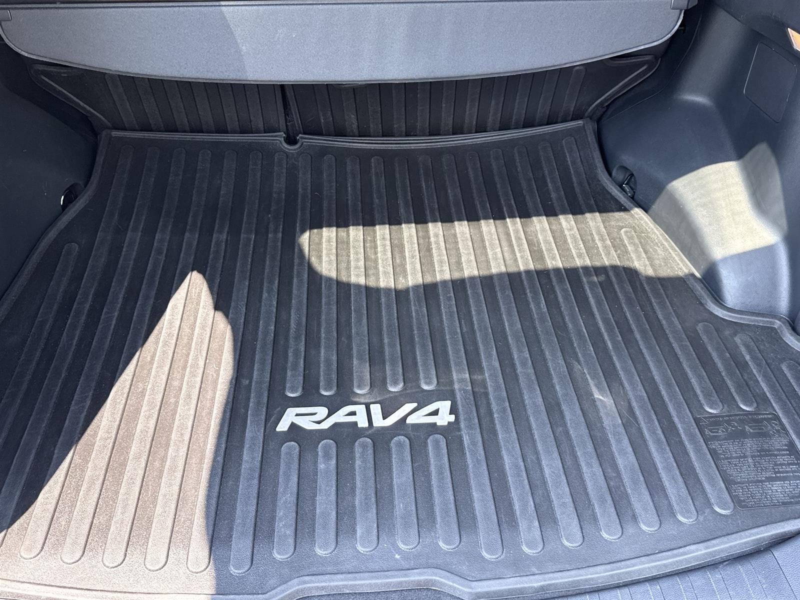 2021 Toyota RAV4 Prime SE 31