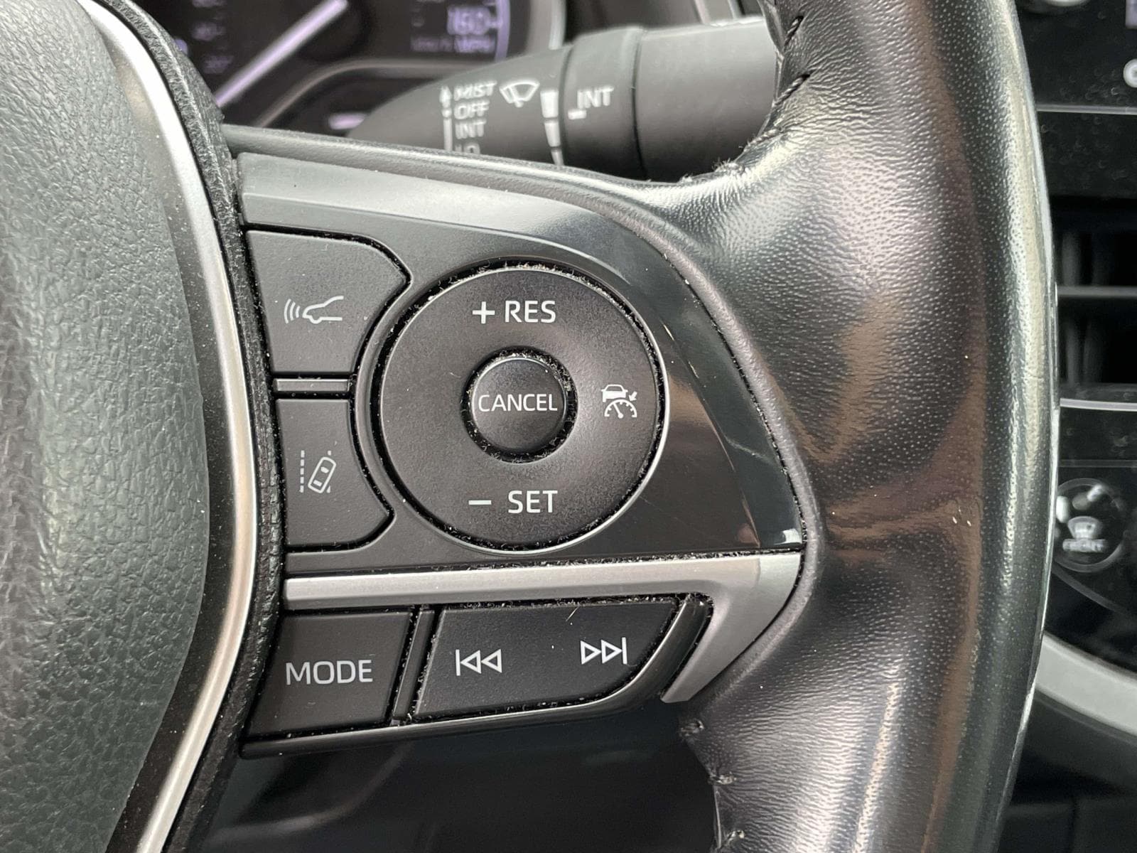 Thumbnail: 2022 Toyota Camry - 17