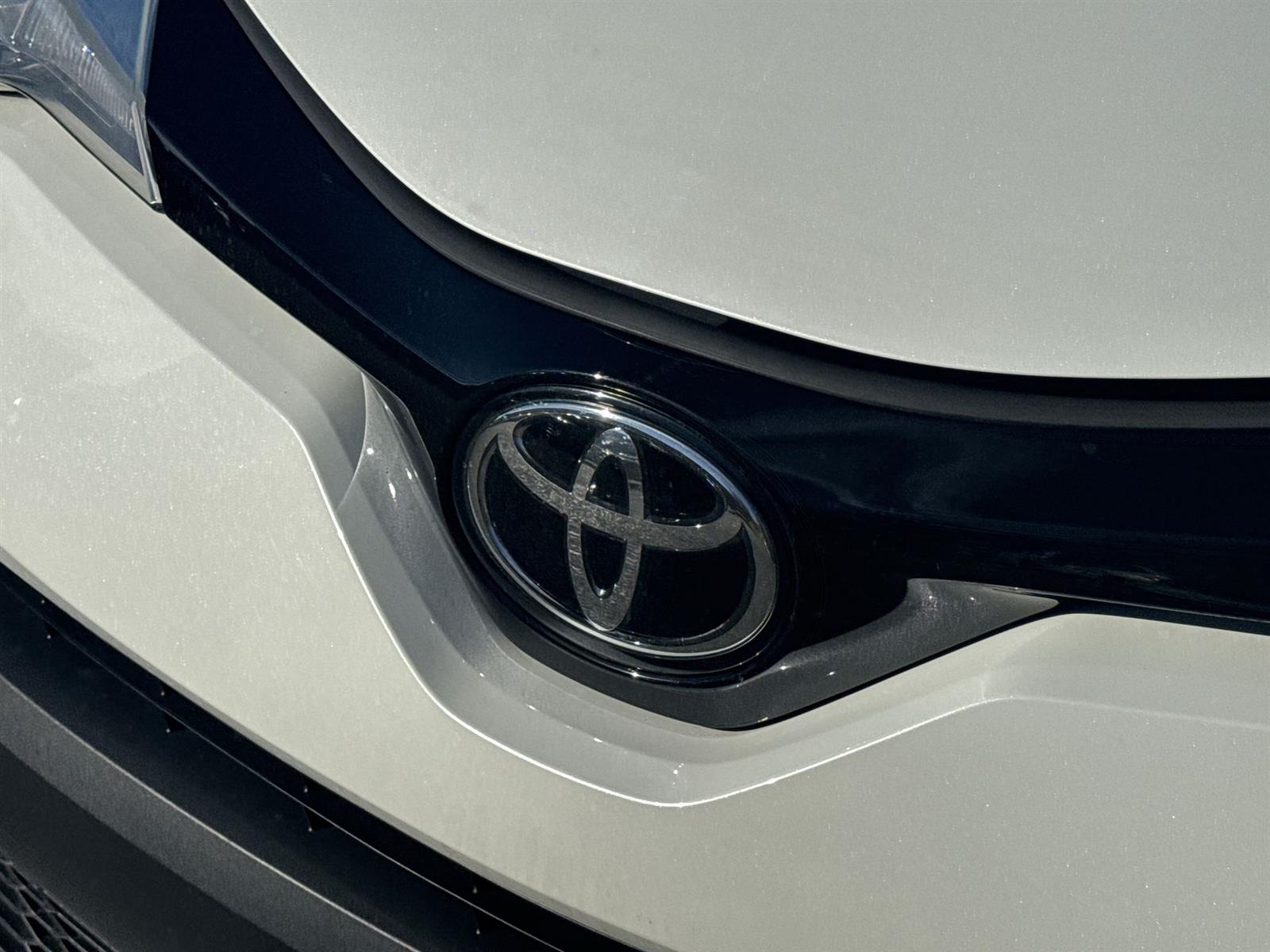 Thumbnail: 2021 Toyota C-HR - 10