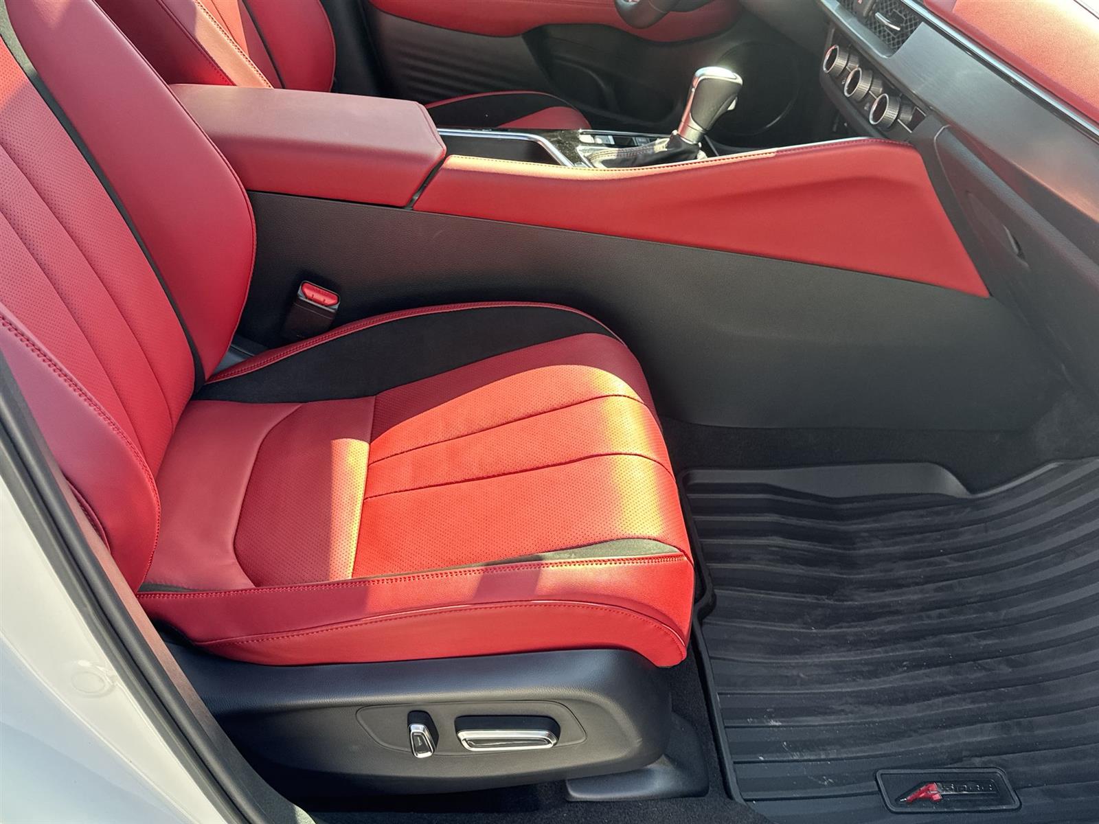 Thumbnail: 2025 Acura ADX - 18