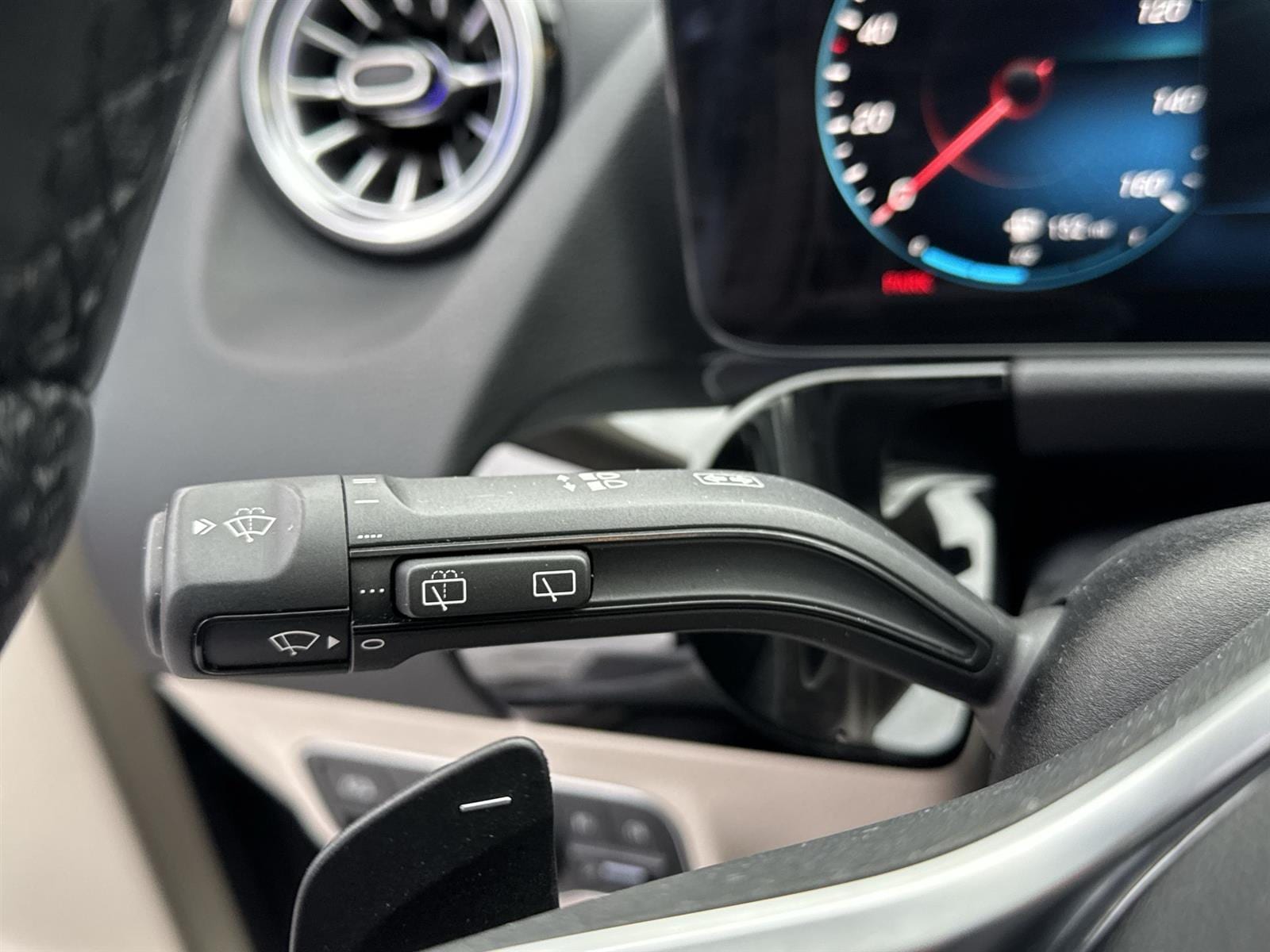 Thumbnail: 2023 Mercedes-Benz GLA - 21