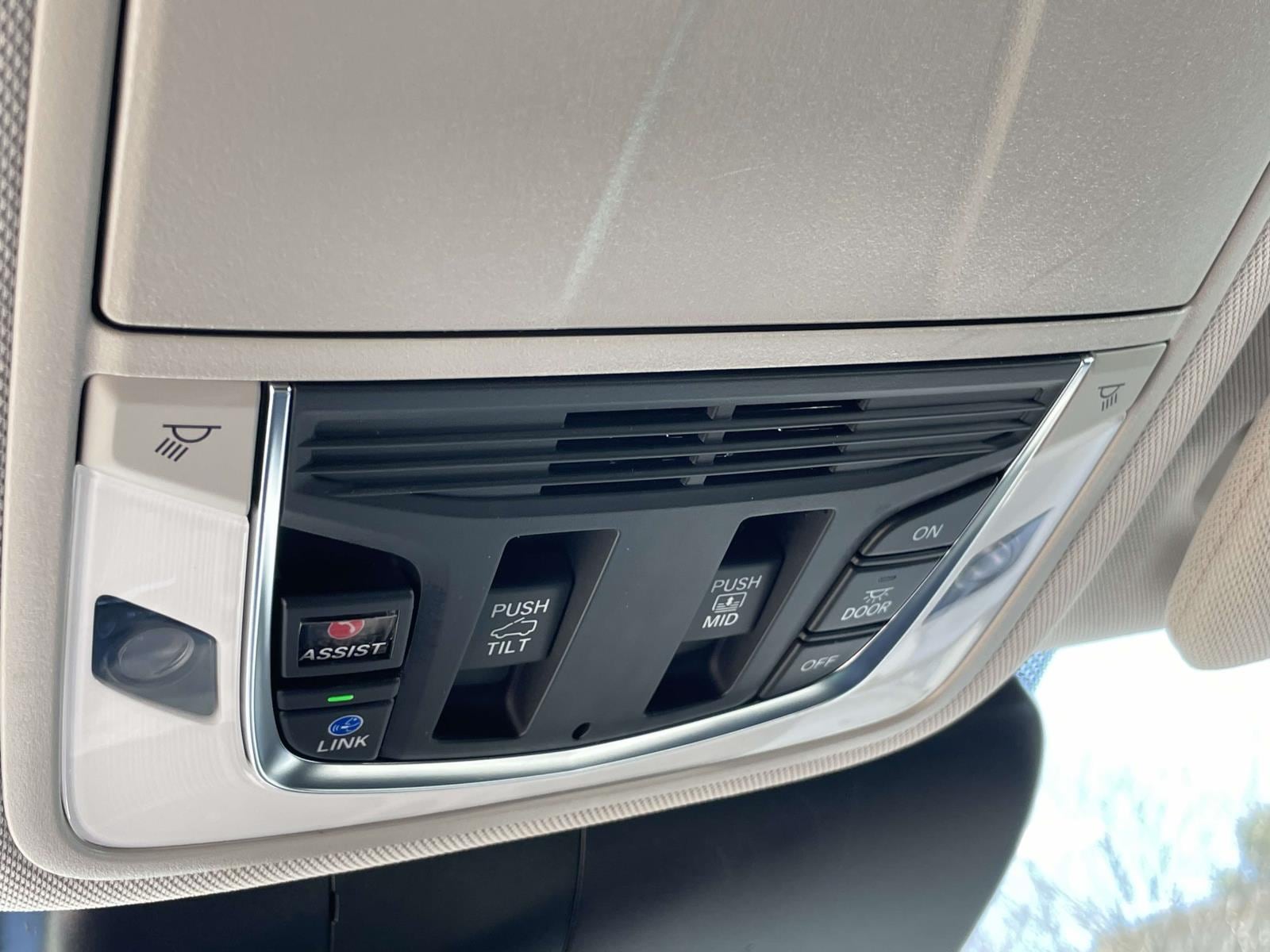 Thumbnail: 2024 Acura RDX - 18