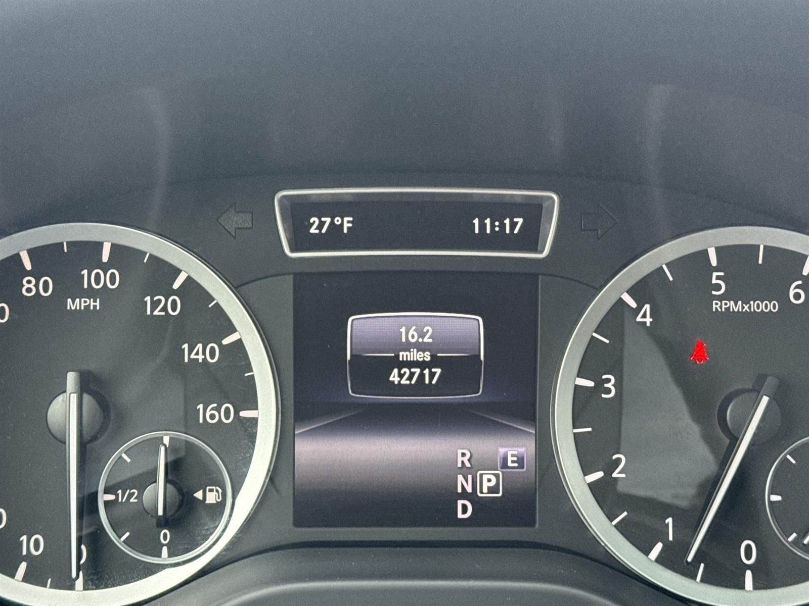 Thumbnail: 2018 INFINITI QX30 - 32