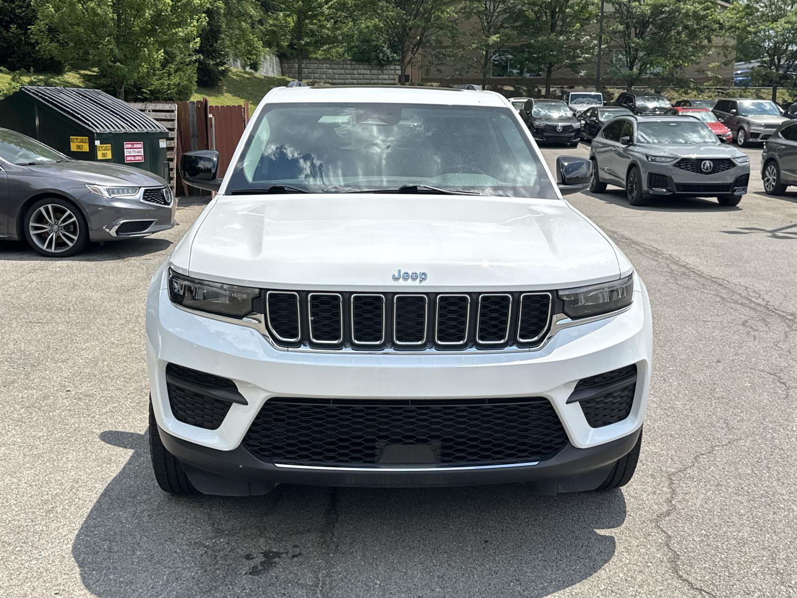 Thumbnail: 2022 Jeep Grand Cherokee - 8
