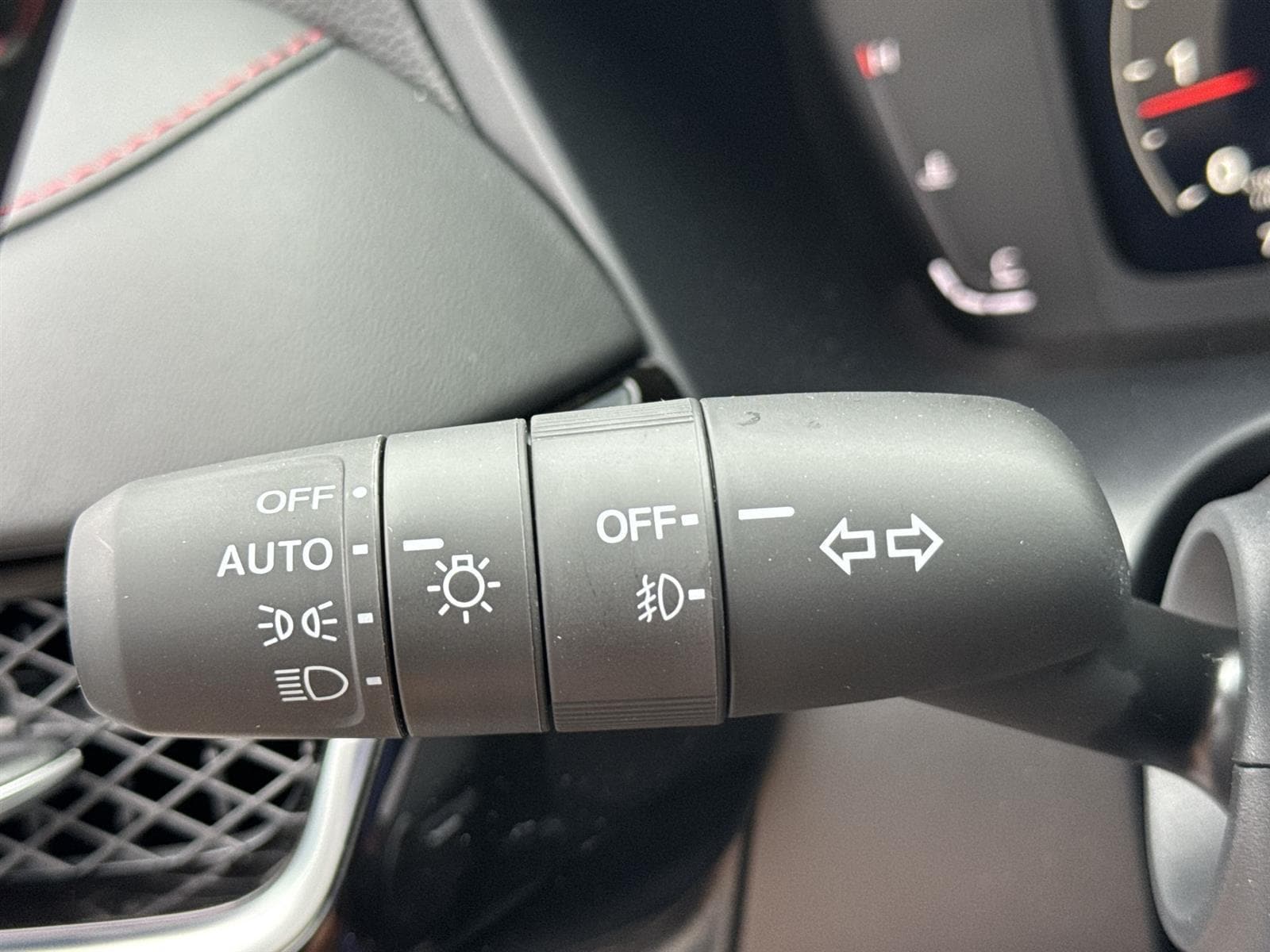 Thumbnail: 2025 Acura ADX - 22