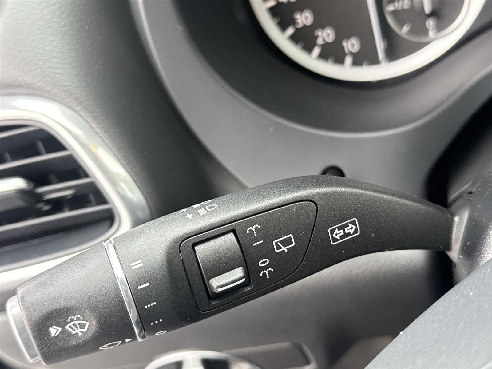 Thumbnail: 2018 INFINITI QX30 - 23