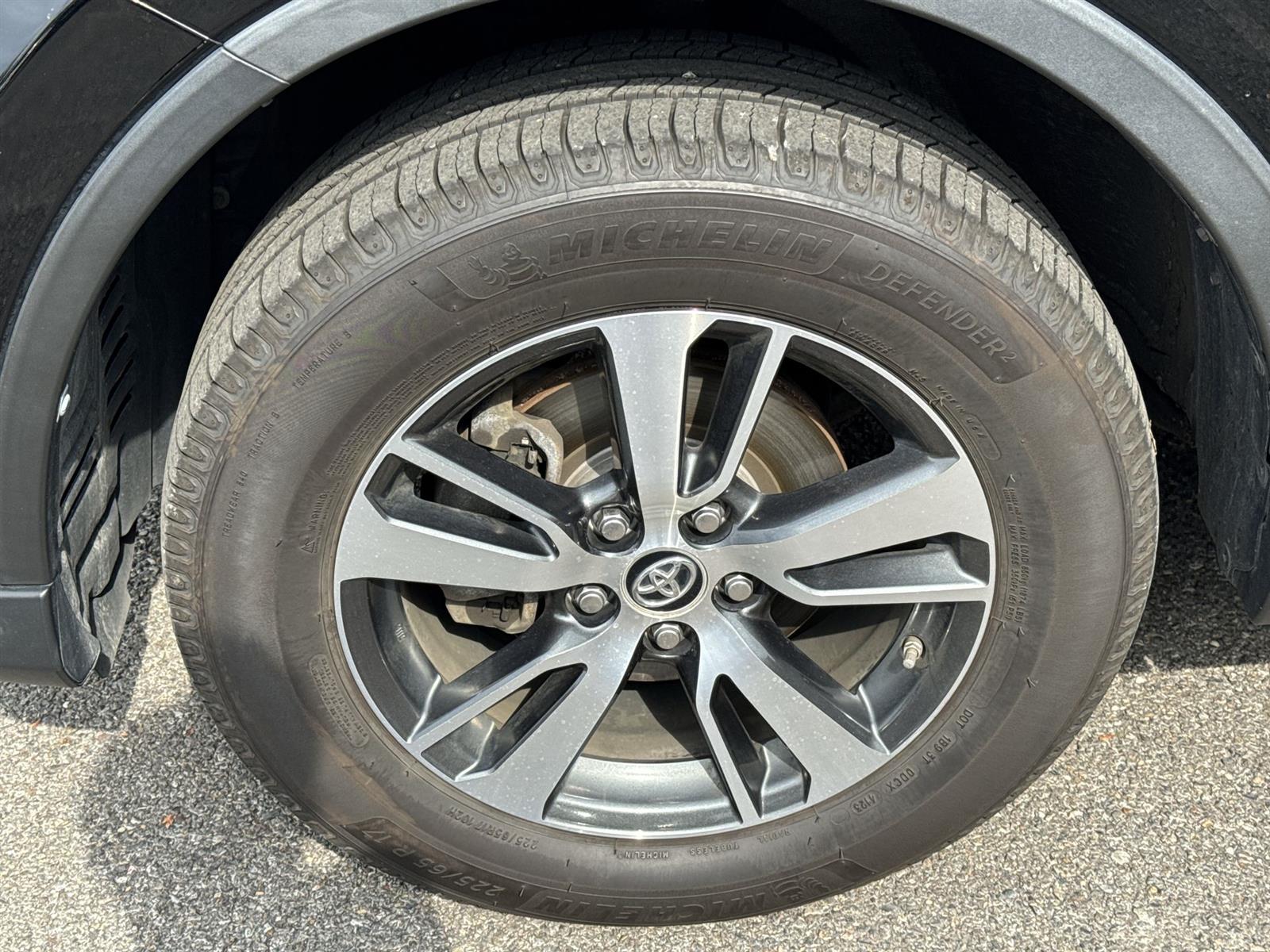 Thumbnail: 2016 Toyota RAV4 - 11