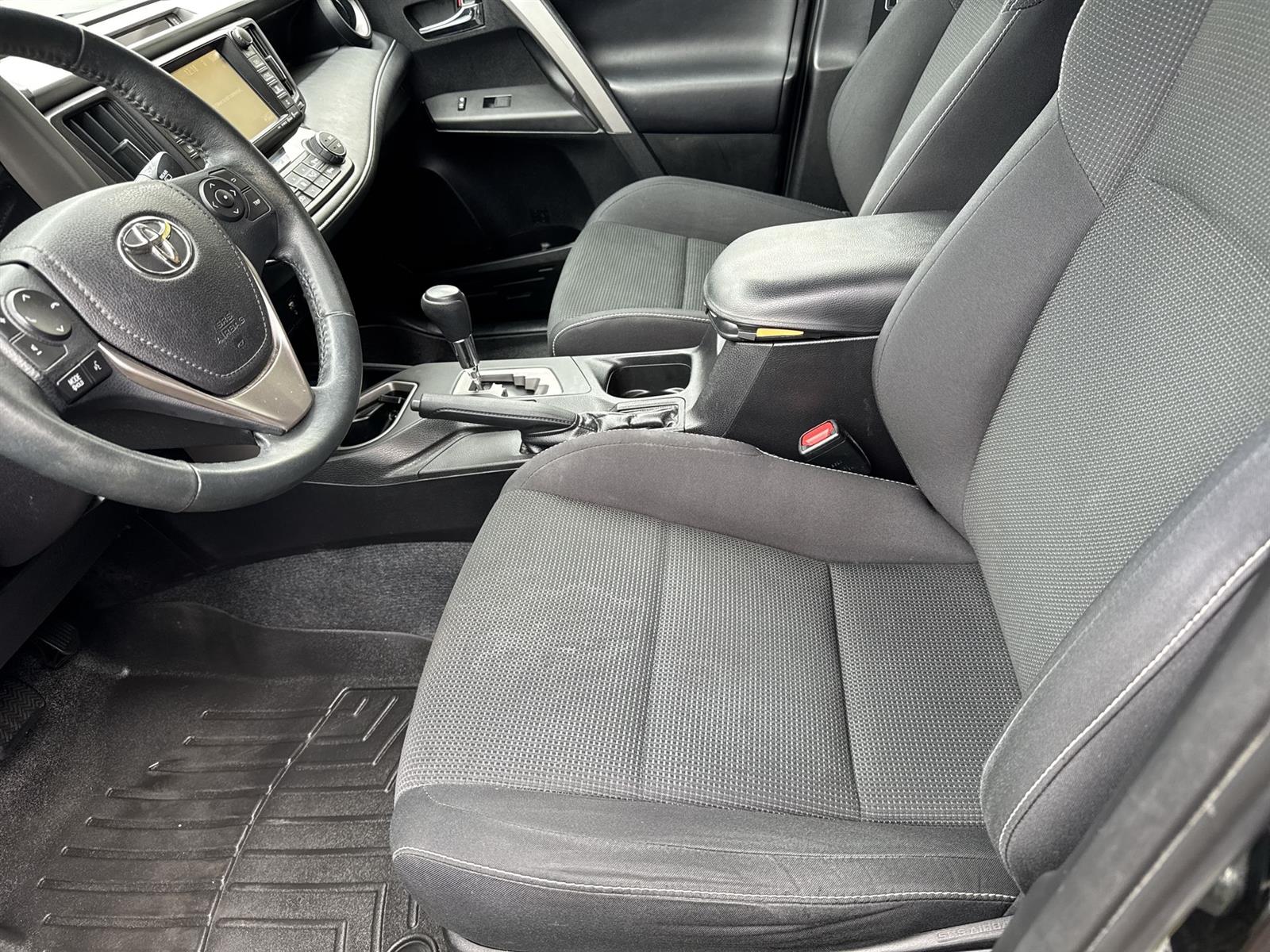 Thumbnail: 2016 Toyota RAV4 - 12