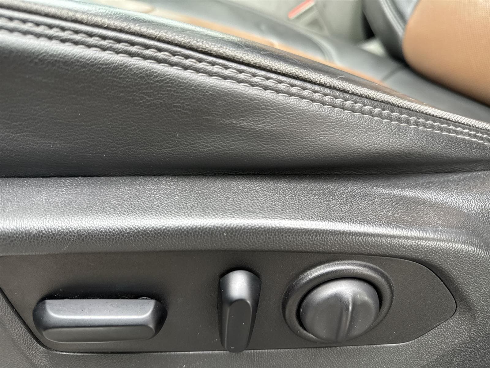 Thumbnail: 2020 Chevrolet Silverado 1500 - 14