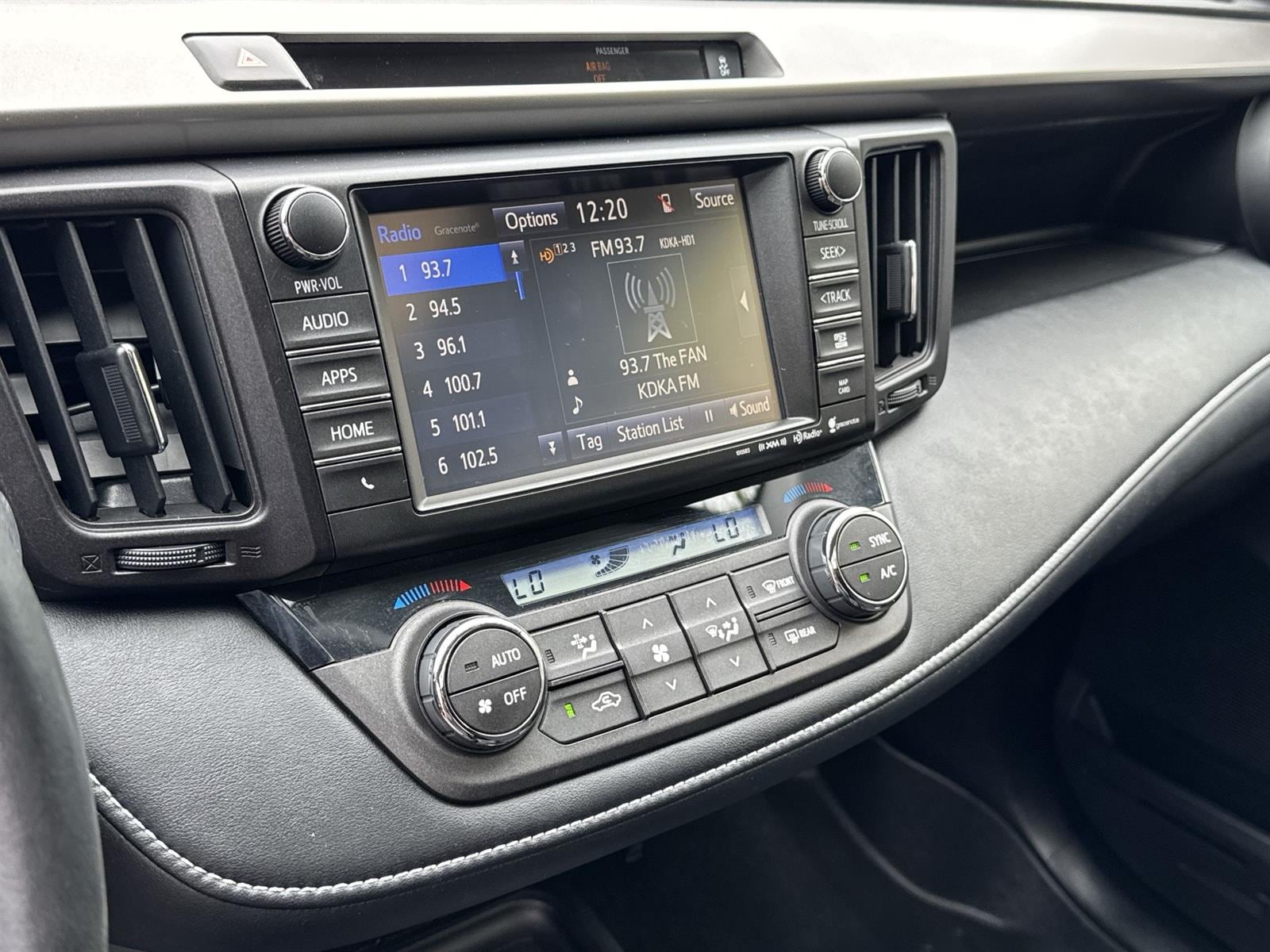 Thumbnail: 2016 Toyota RAV4 - 23