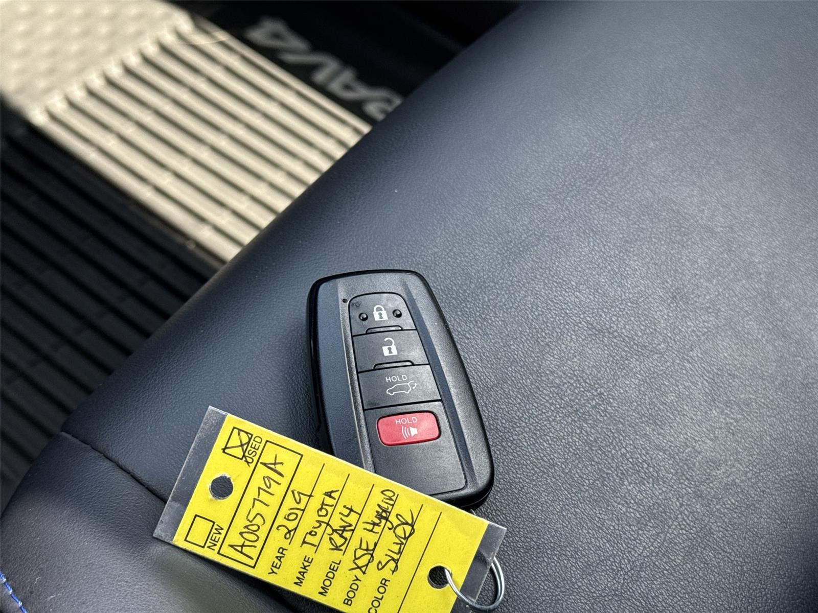 Thumbnail: 2019 Toyota RAV4 - 31