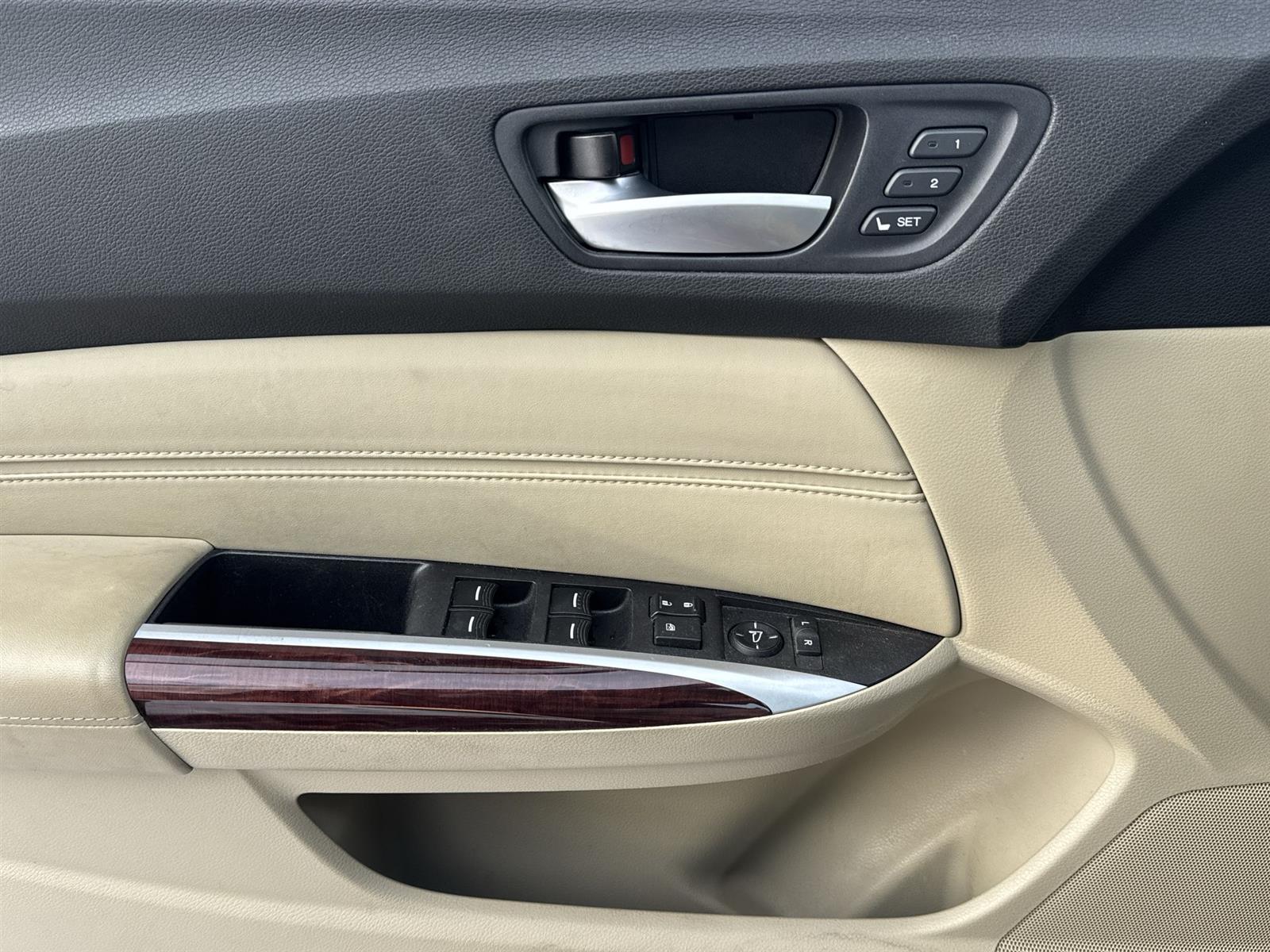 Thumbnail: 2016 Acura TLX - 17